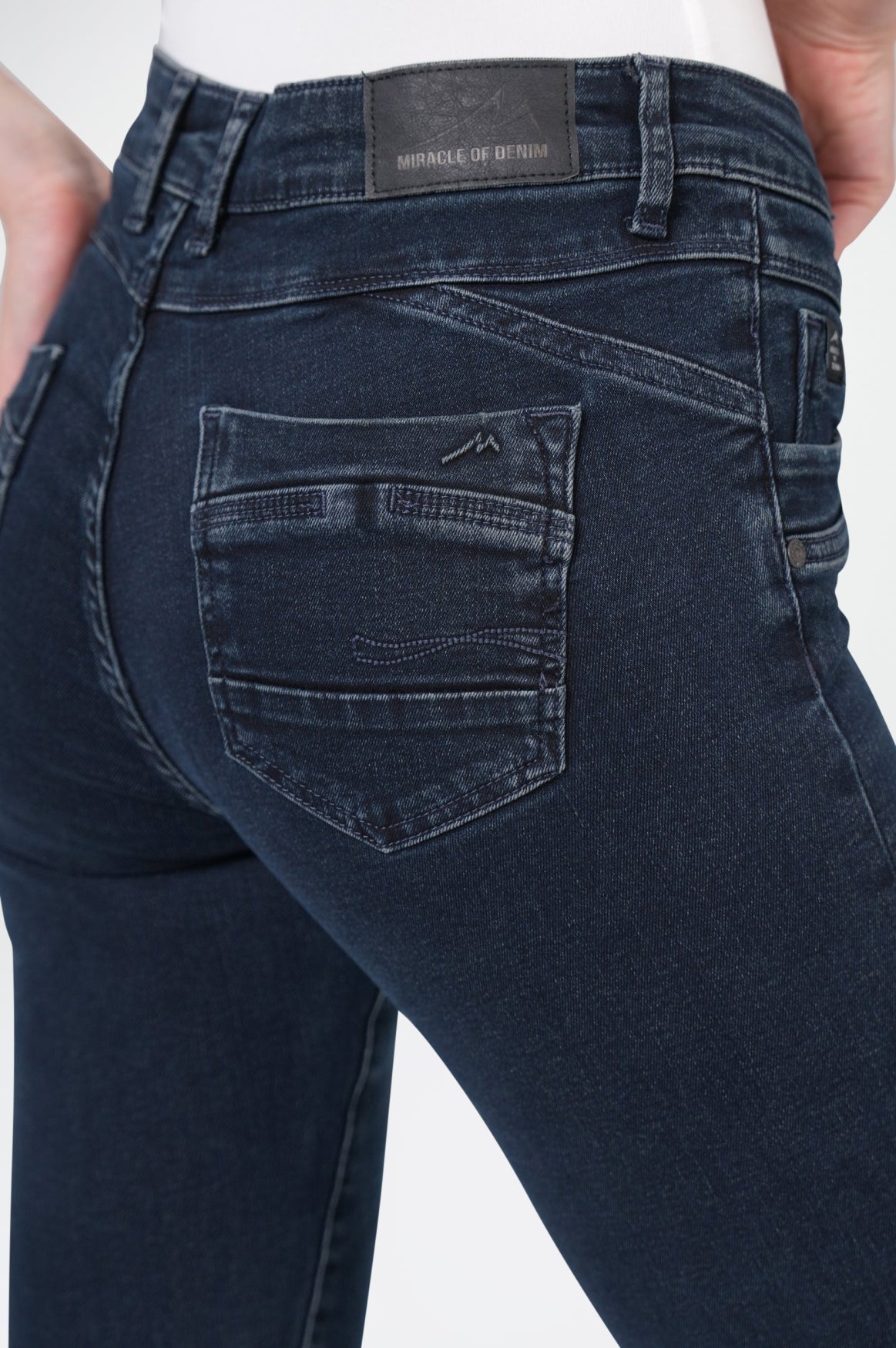 Suzy Skinny Fit | Slip Blue Black