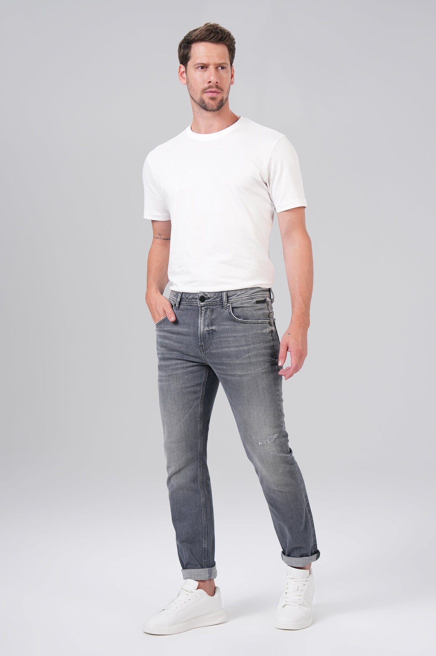 Ricardo Regular | Clever Grey