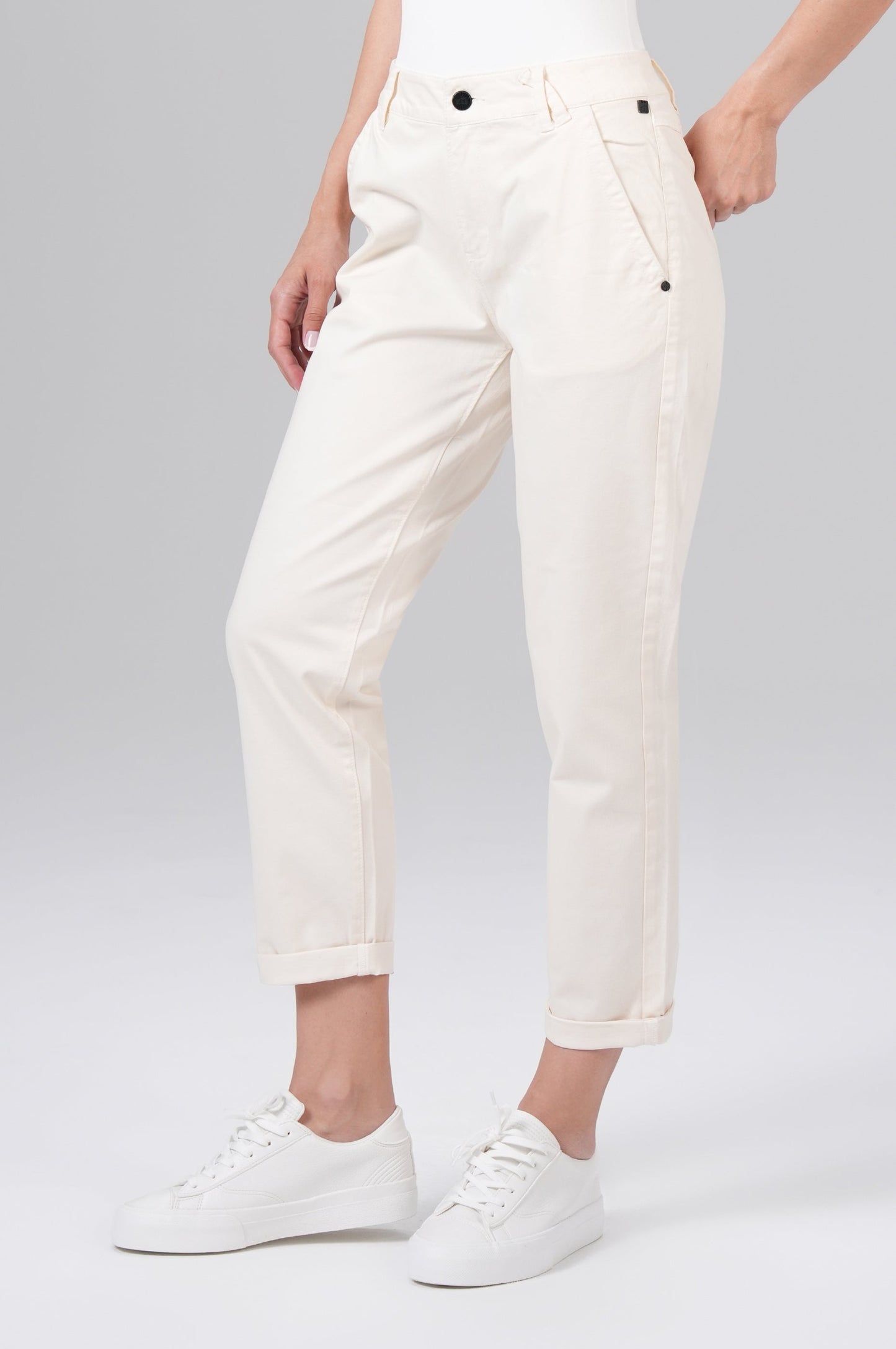 Channel Chino | Chalk