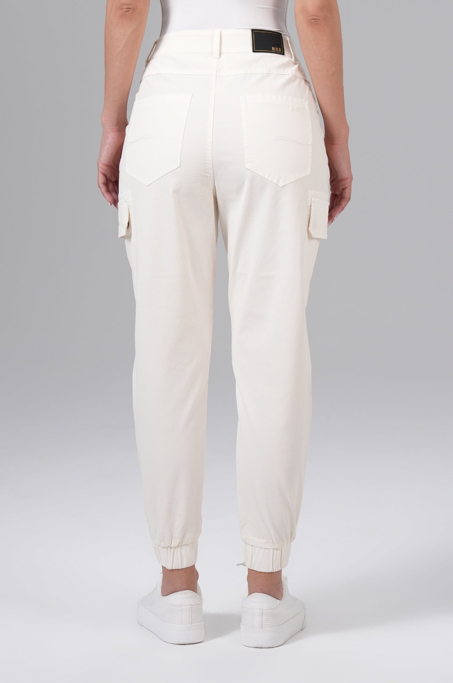 Coco Cargo | Chalk