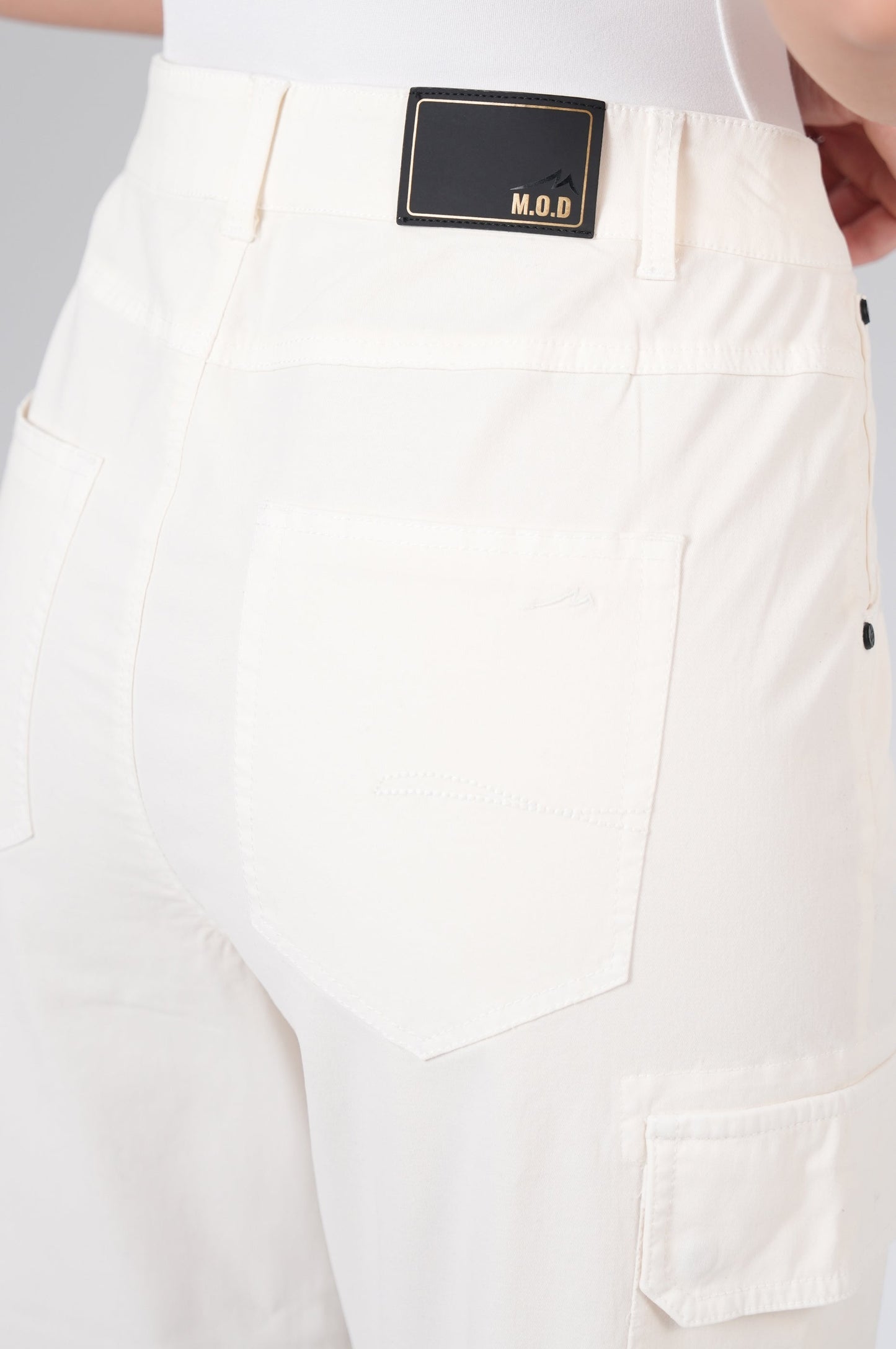 Coco Cargo | Chalk