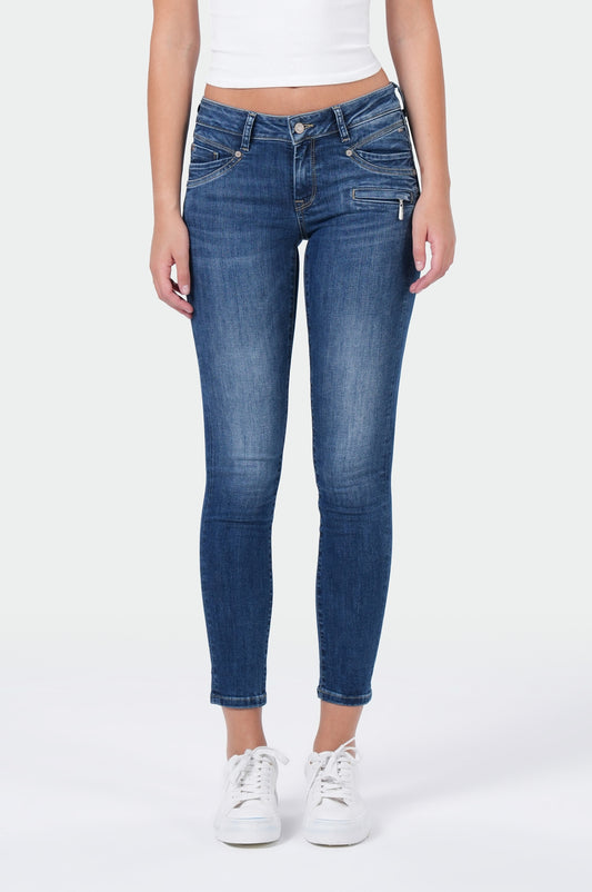 Suzy Skinny Fit | Minya Blue