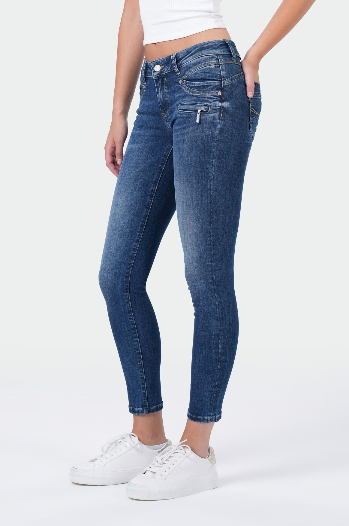 Suzy Skinny Fit | Minya Blue