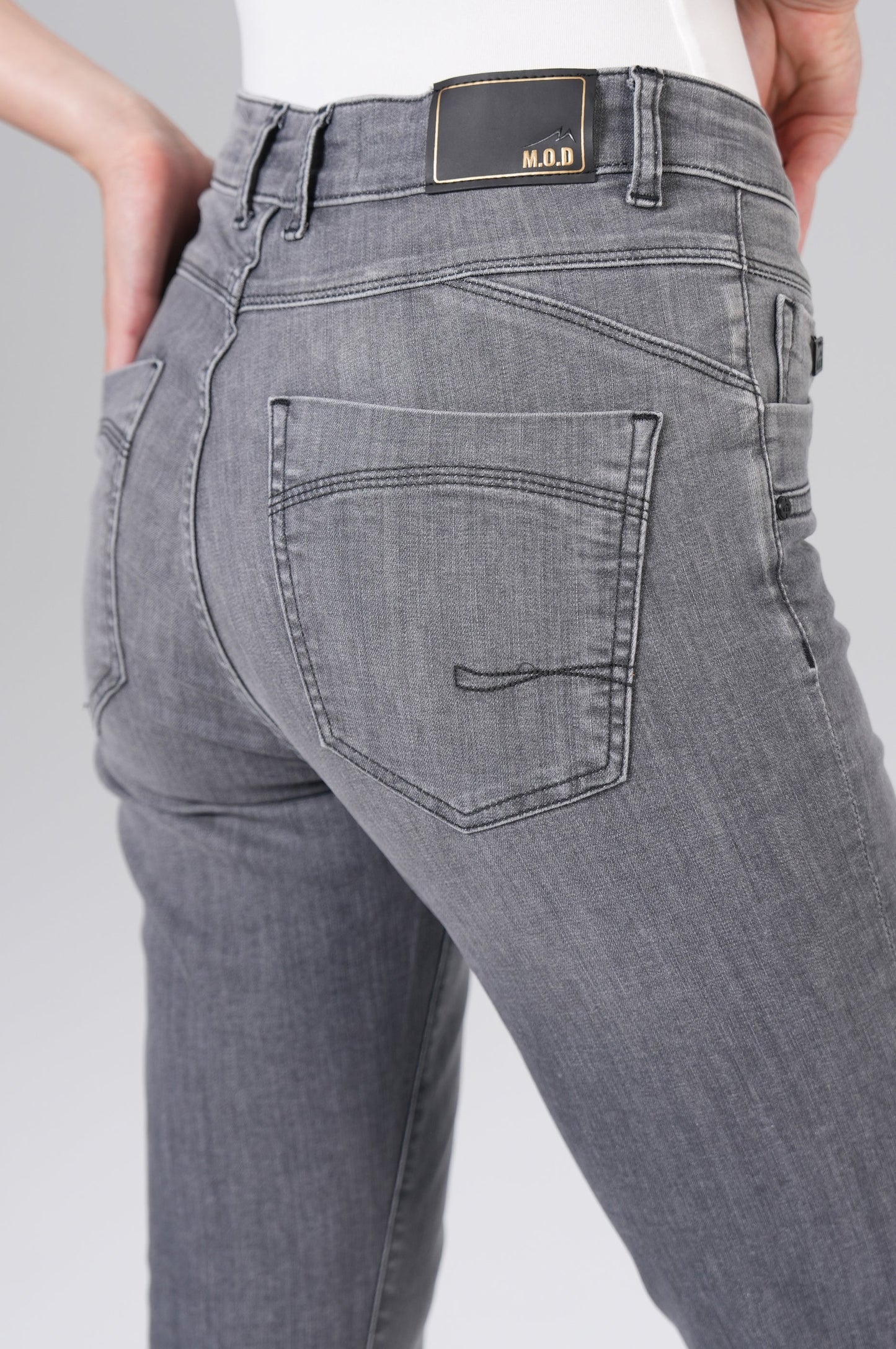 Suzy Skinny Fit | Grey