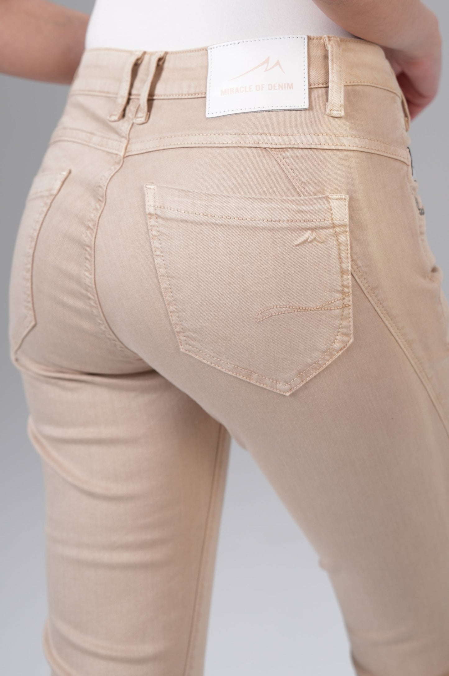 Rita Capri | Beige