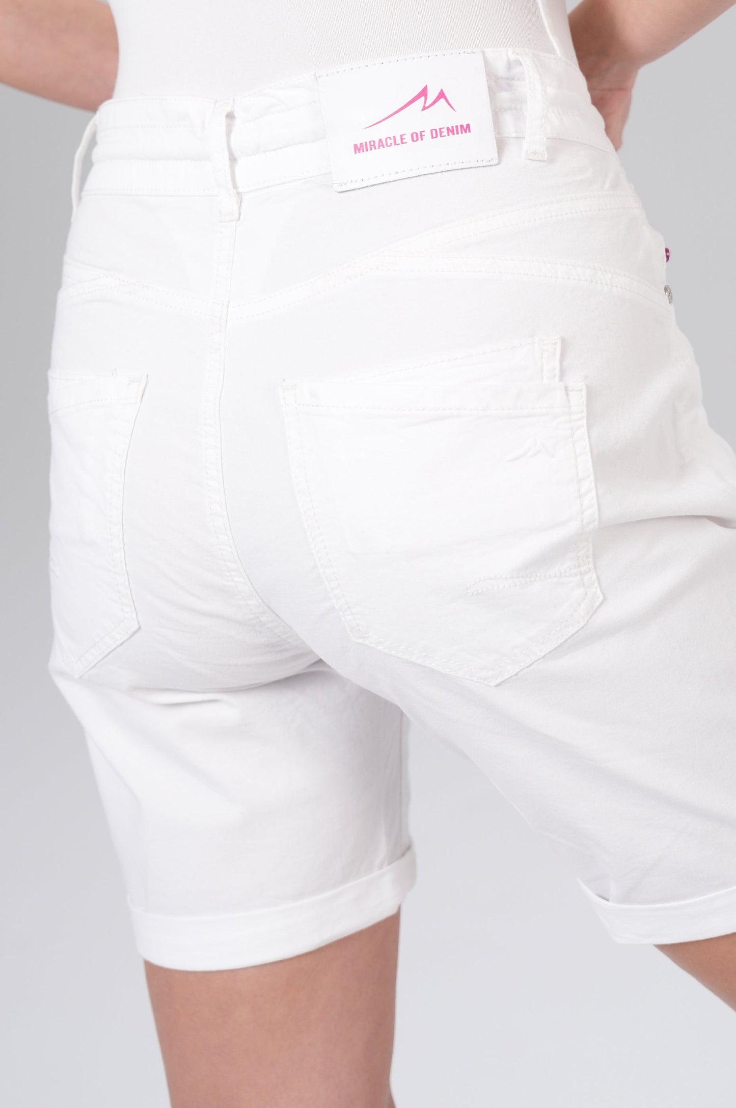 Dora Shorts | Offwhite