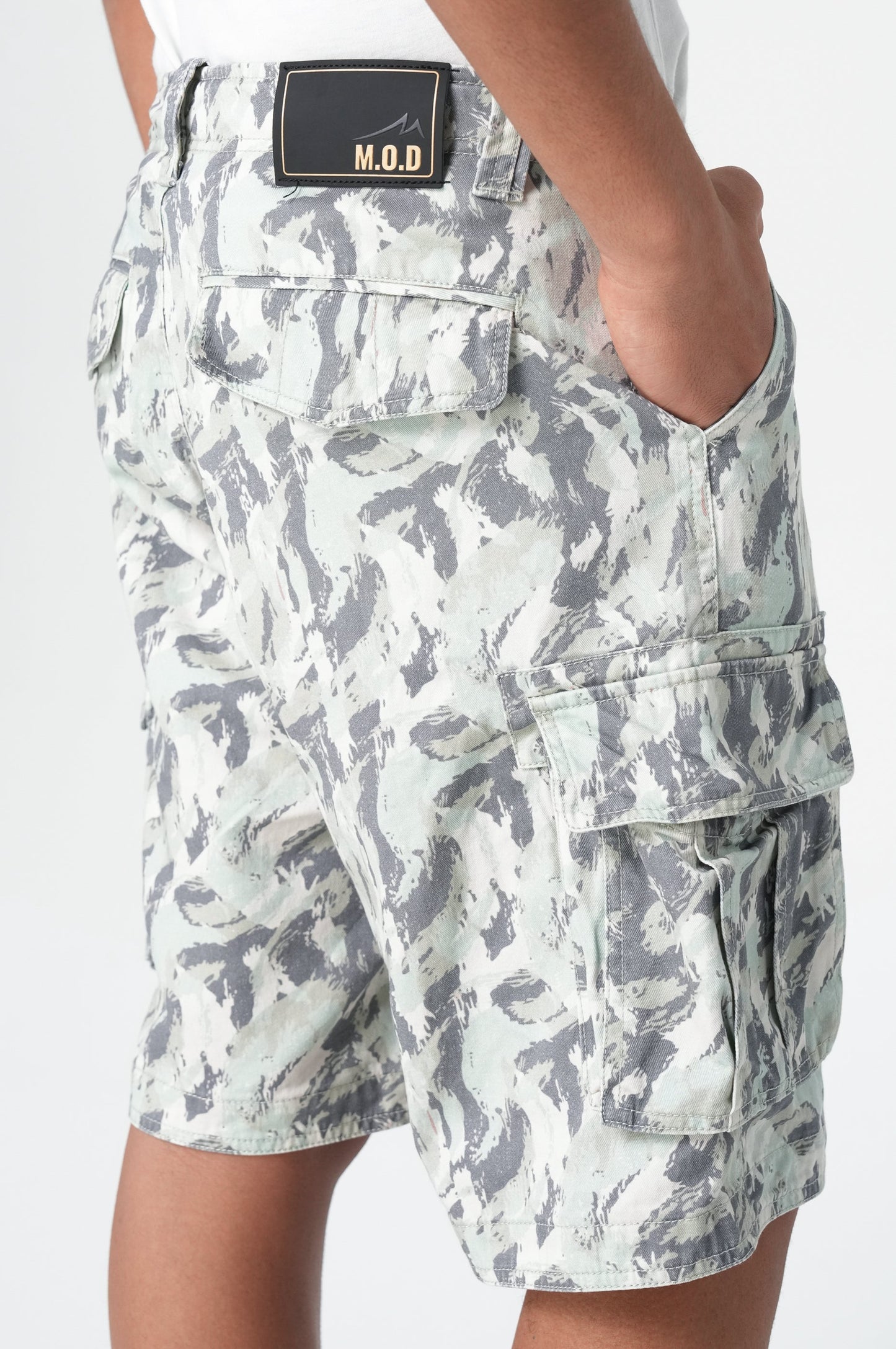 Ezra Cargo Shorts | Caledon Green Allover