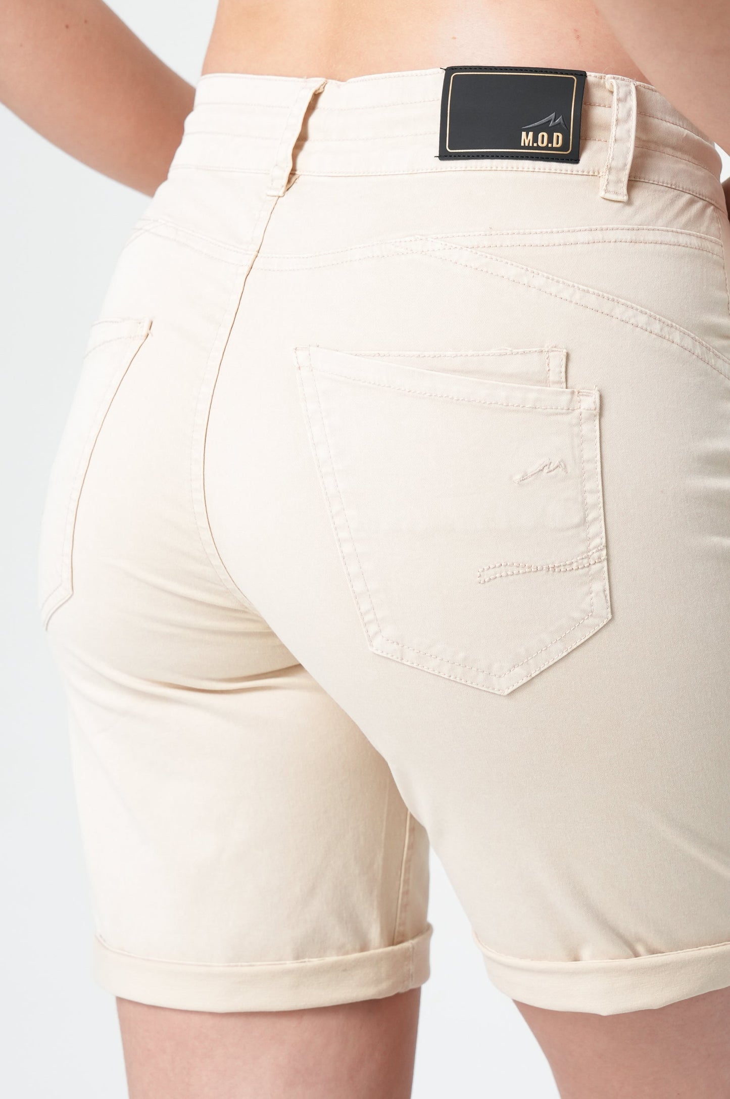 Dora Shorts | Beige