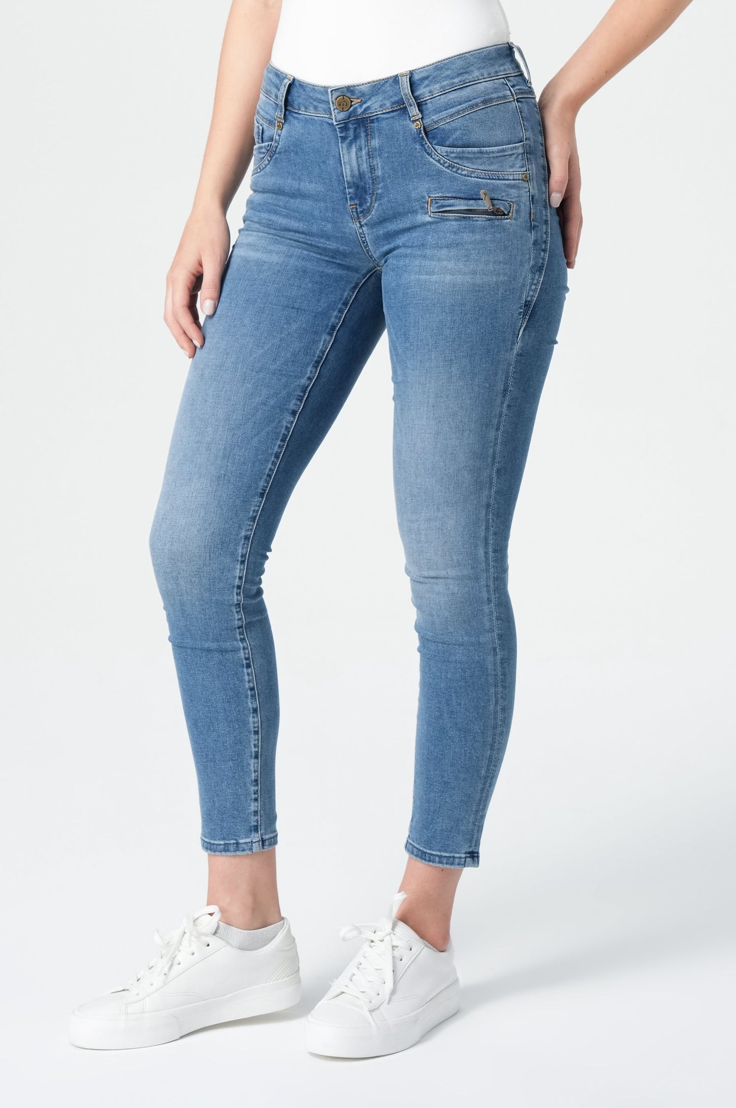 Suzy Skinny Fit | Delivery Blue