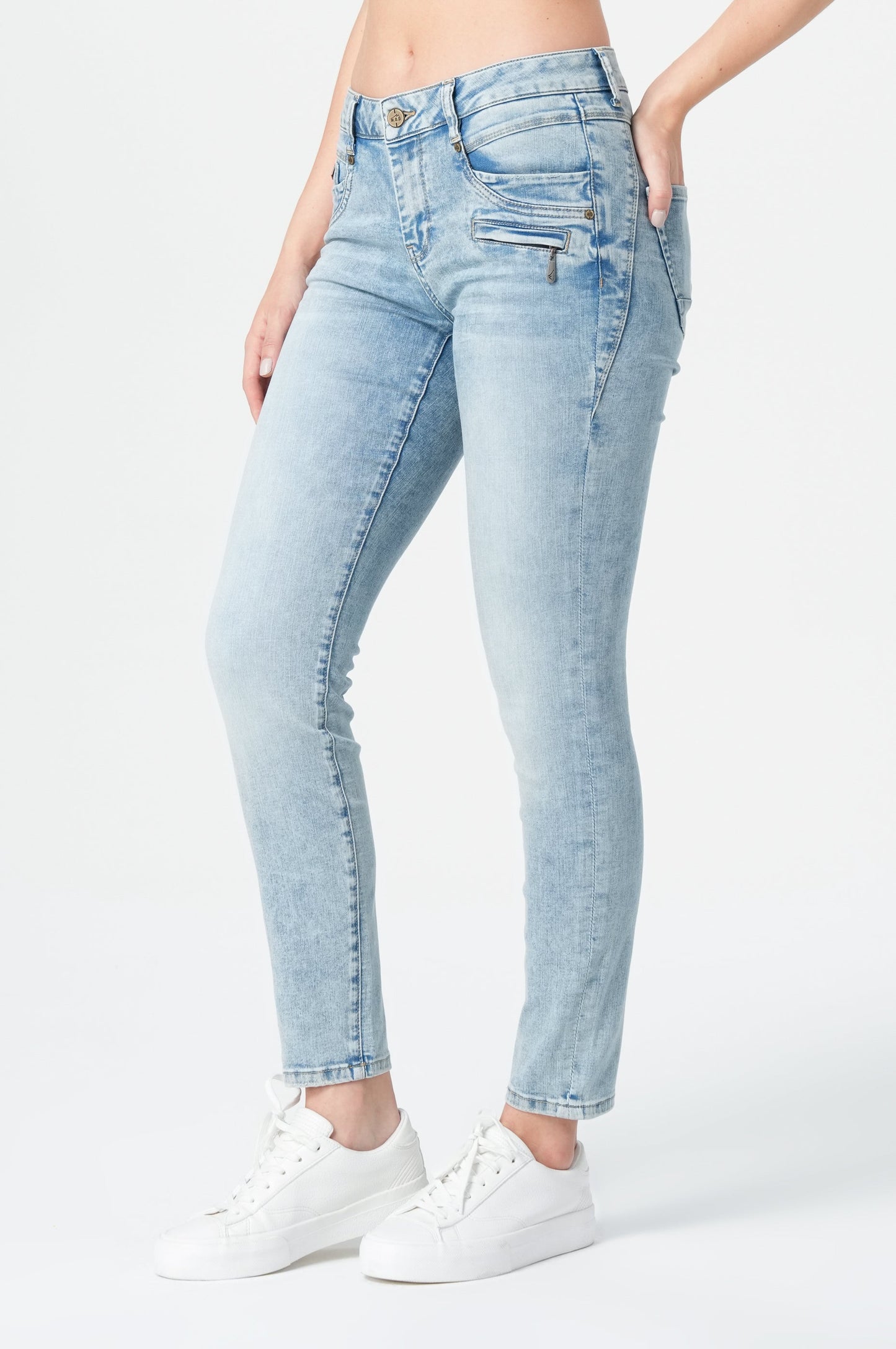 Suzy Skinny Fit | Light Blue