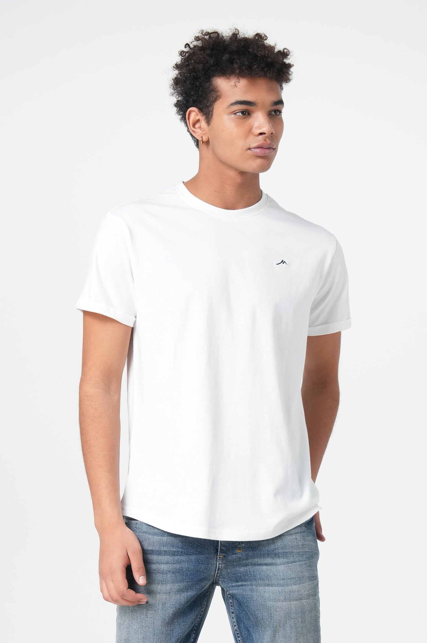 LEO | White