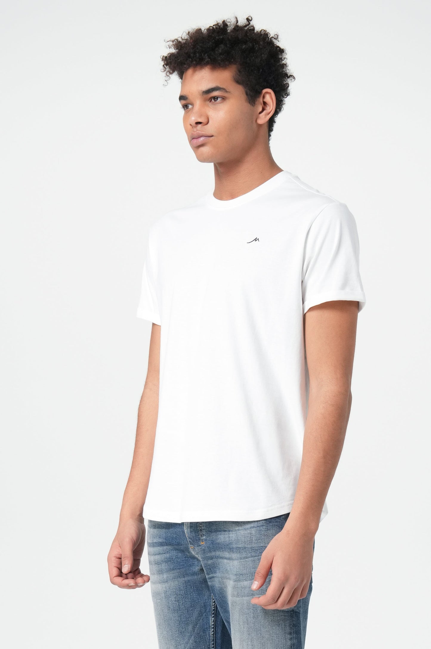 LEO | White