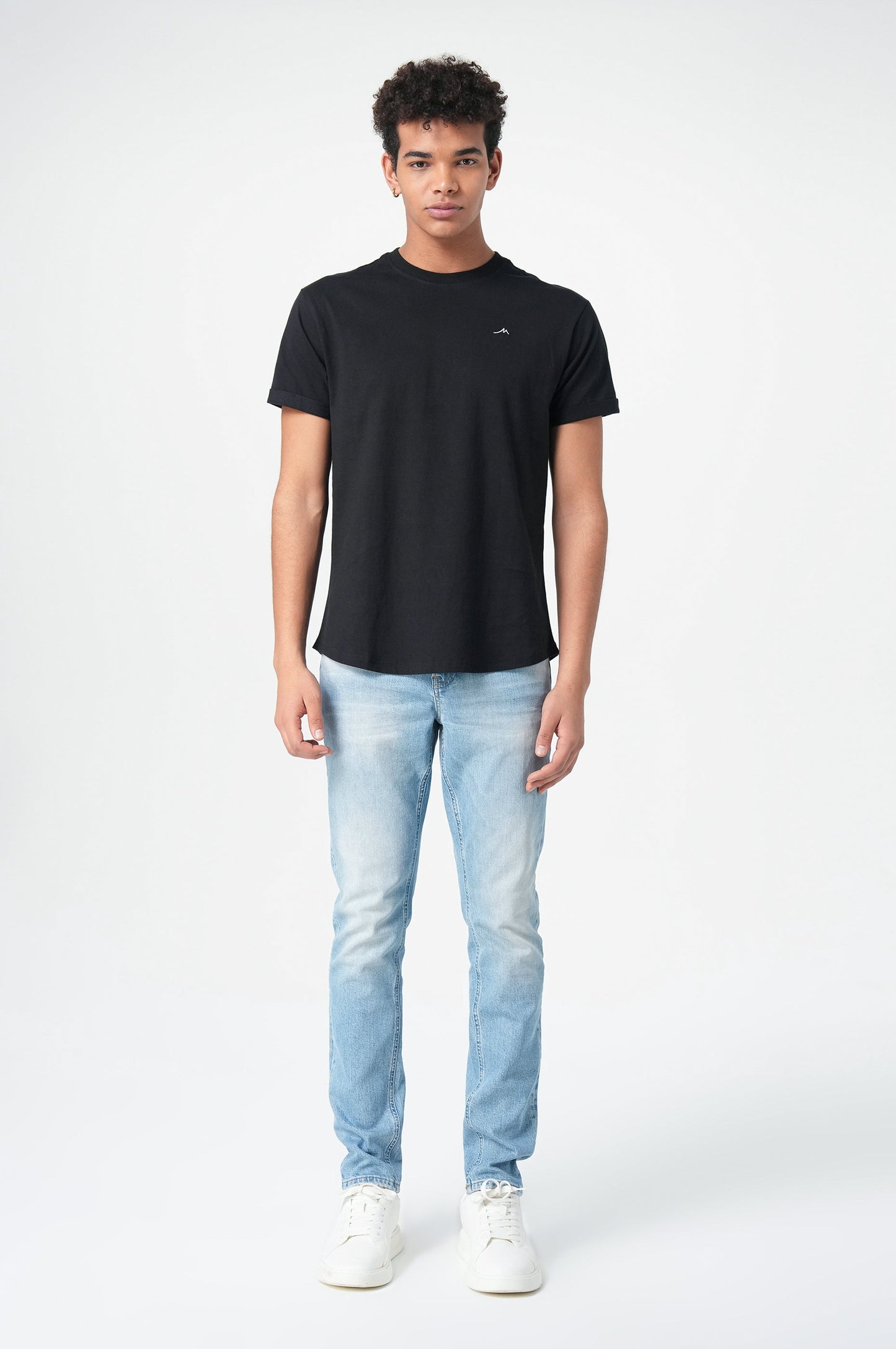 LEO | Black