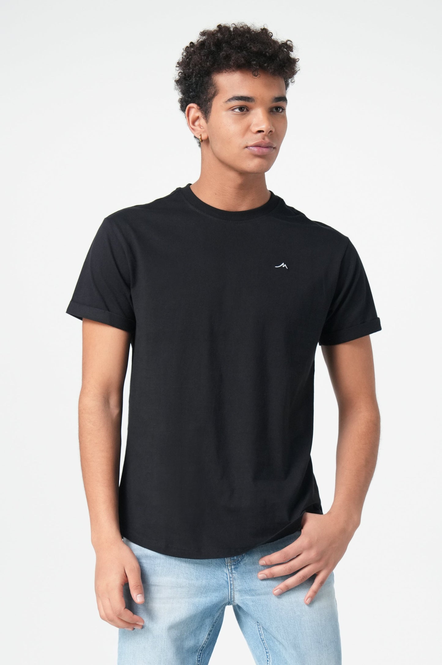LEO | Black