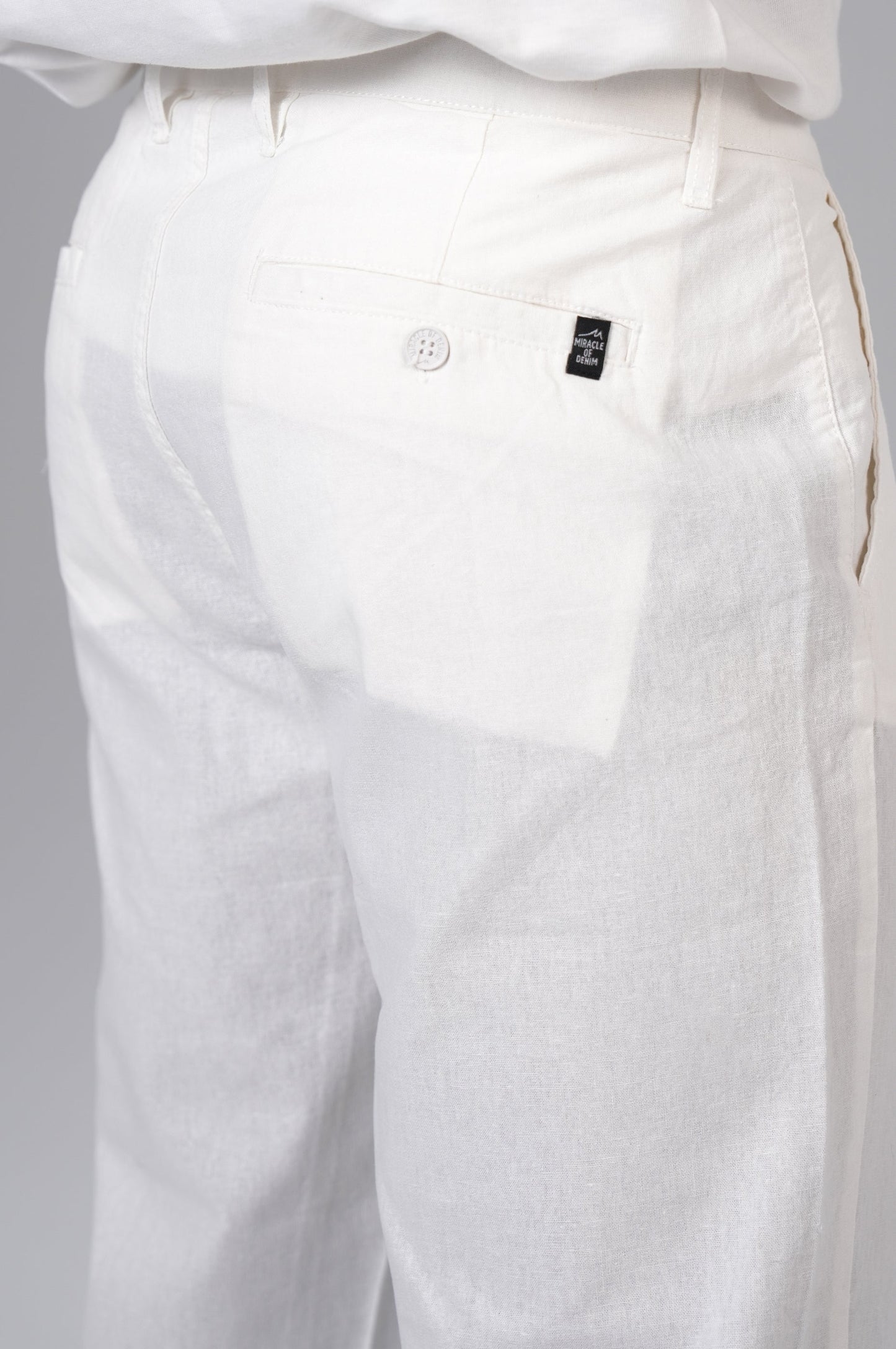 Hugo Chino | Soft White