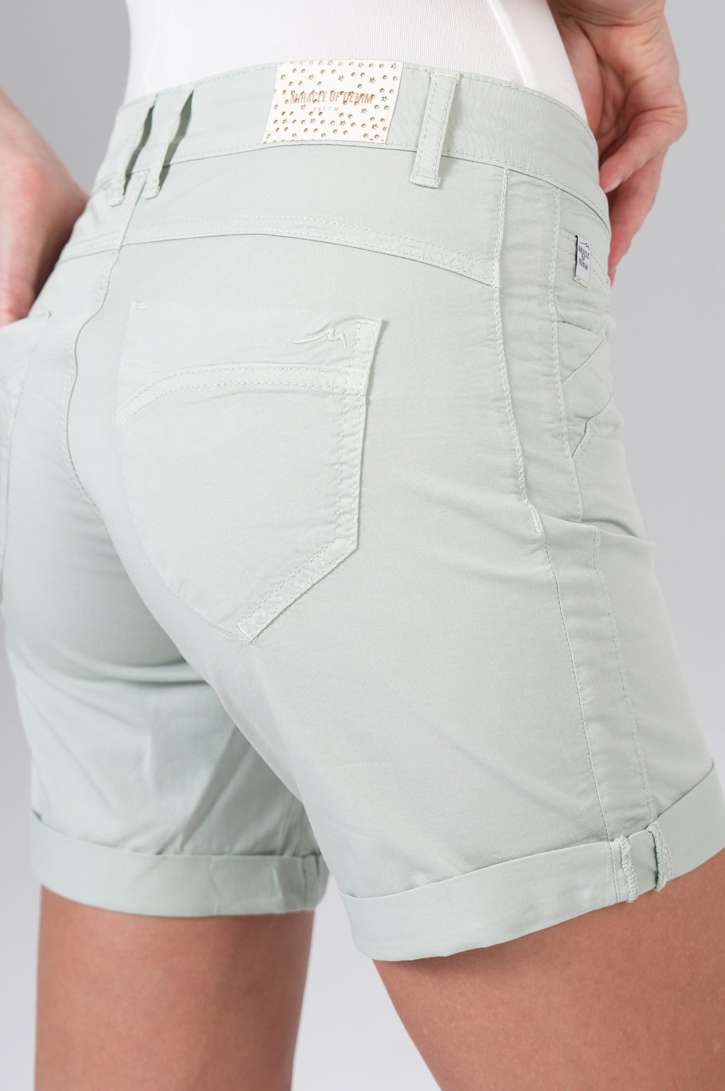 Lessi Shorts | Soft Mint