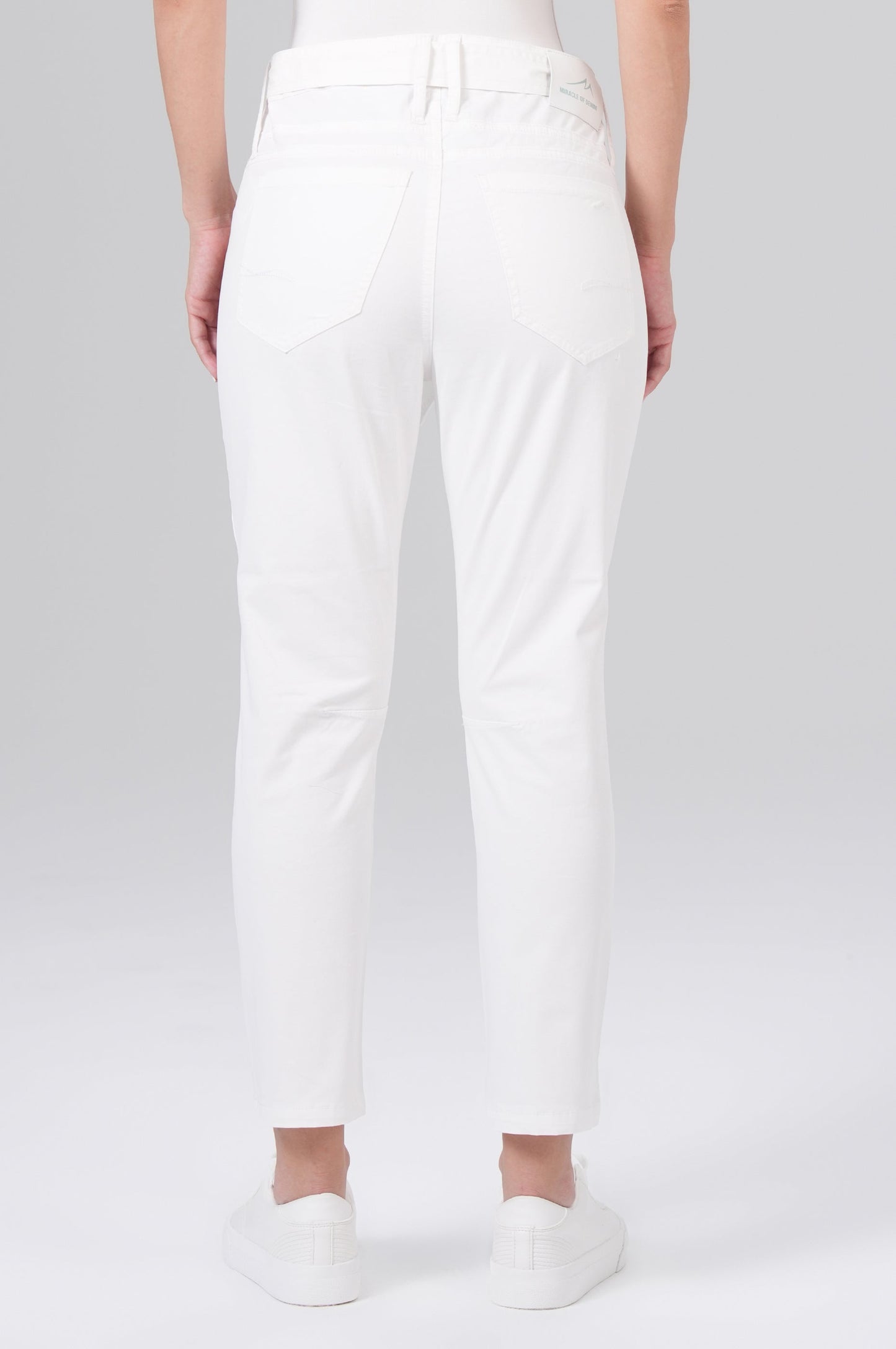 Iris Boy Fit | Soft White