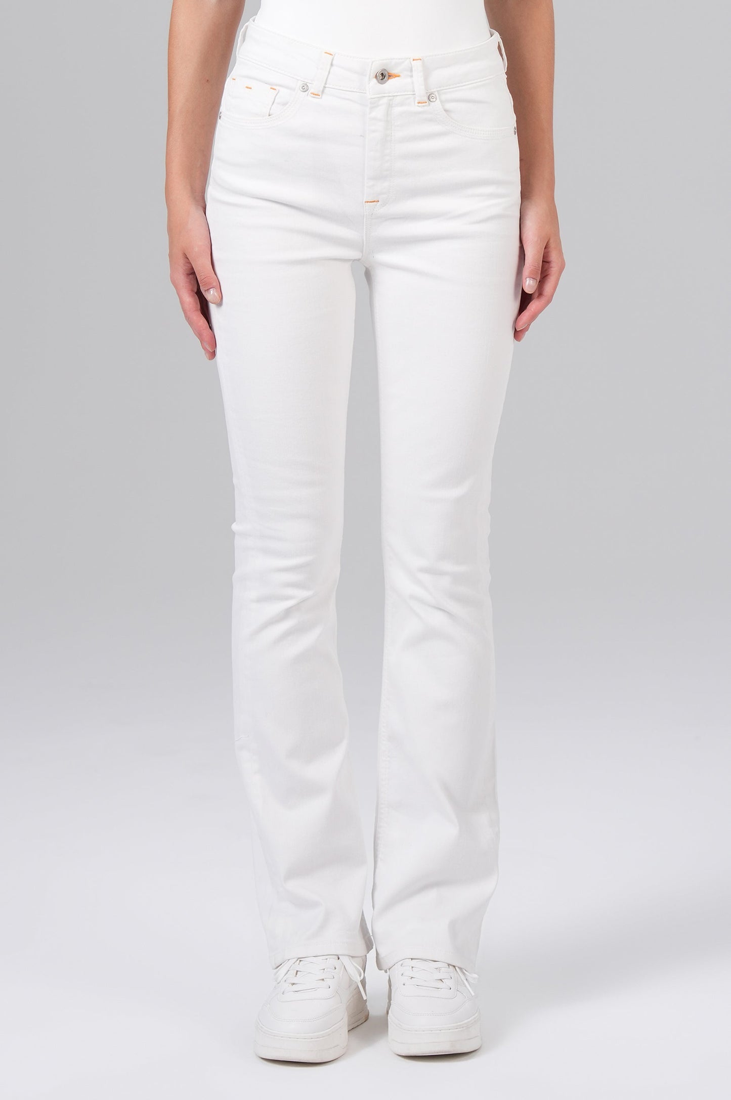 Sina Bootcut Highrise | White