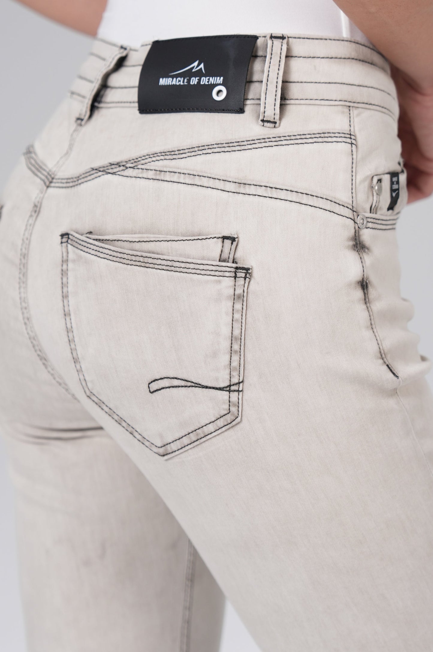 Suzy Comfort Fit | Beton Grey