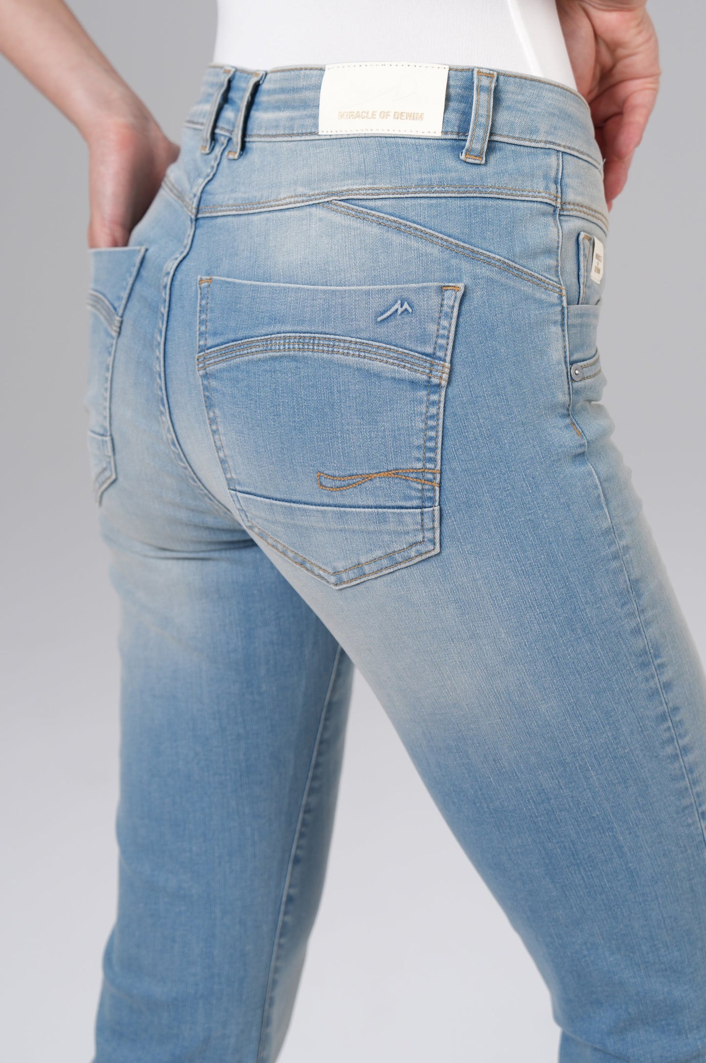 Suzy Kick Flared | Bank Blue