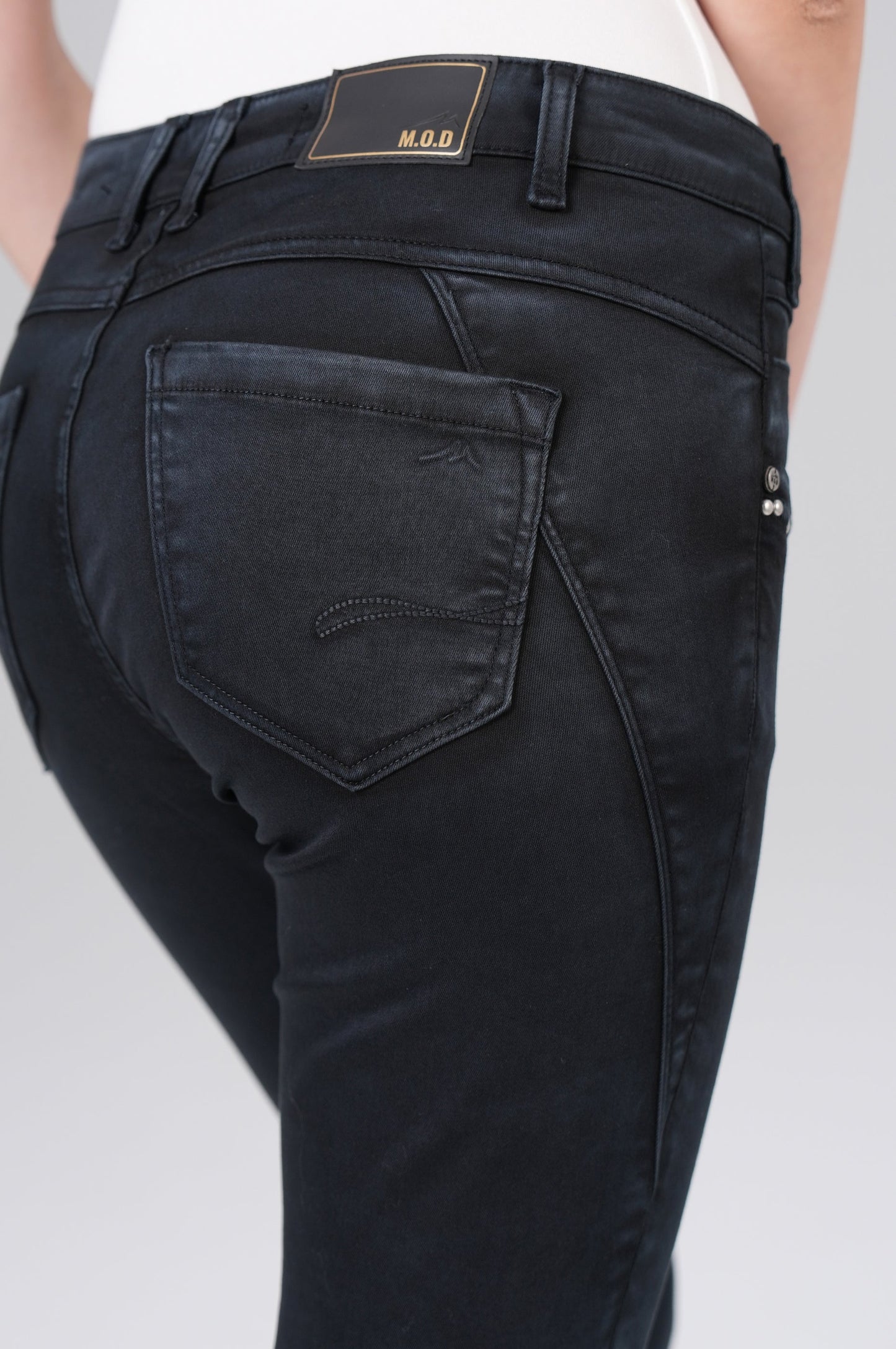 Rita Regular Fit | Black Wash