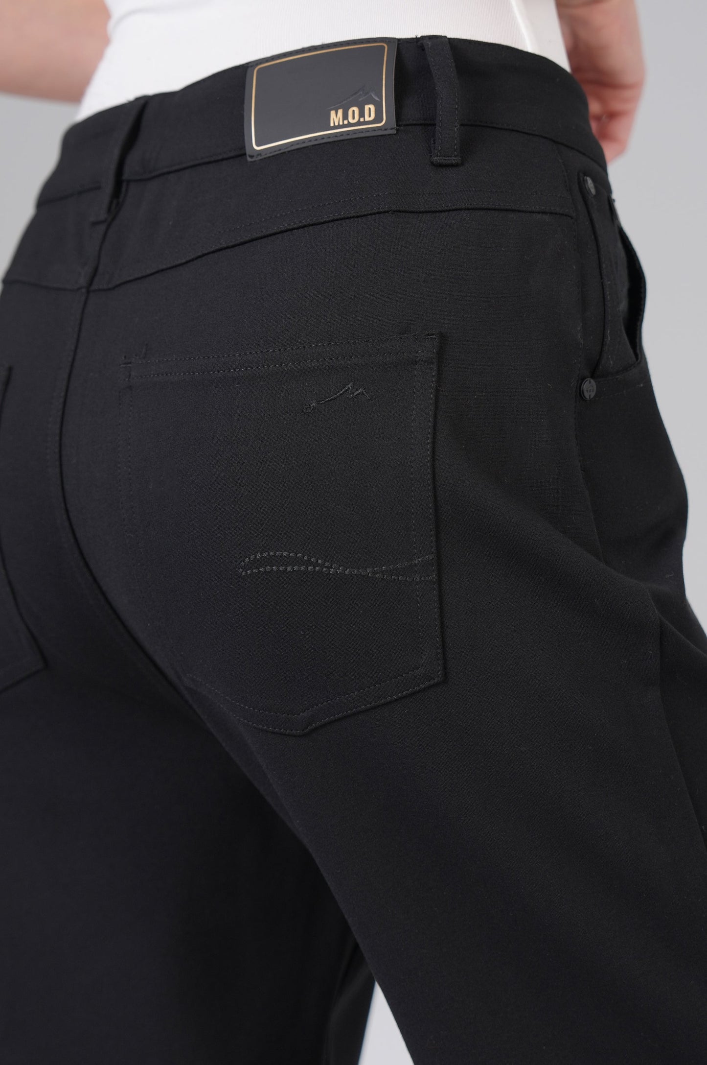 Coco Chino | Black