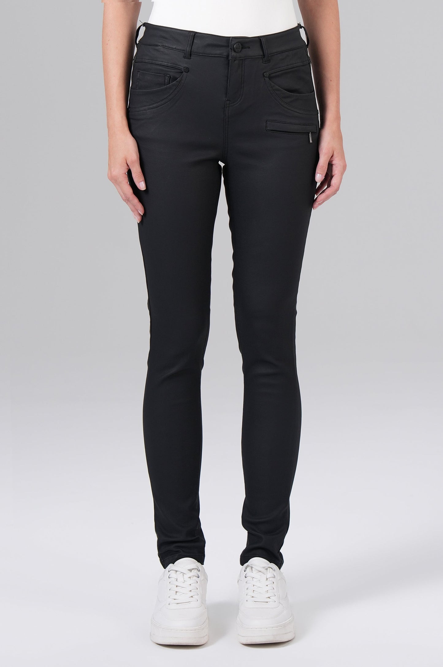 Suzy Skinny Fit | Black