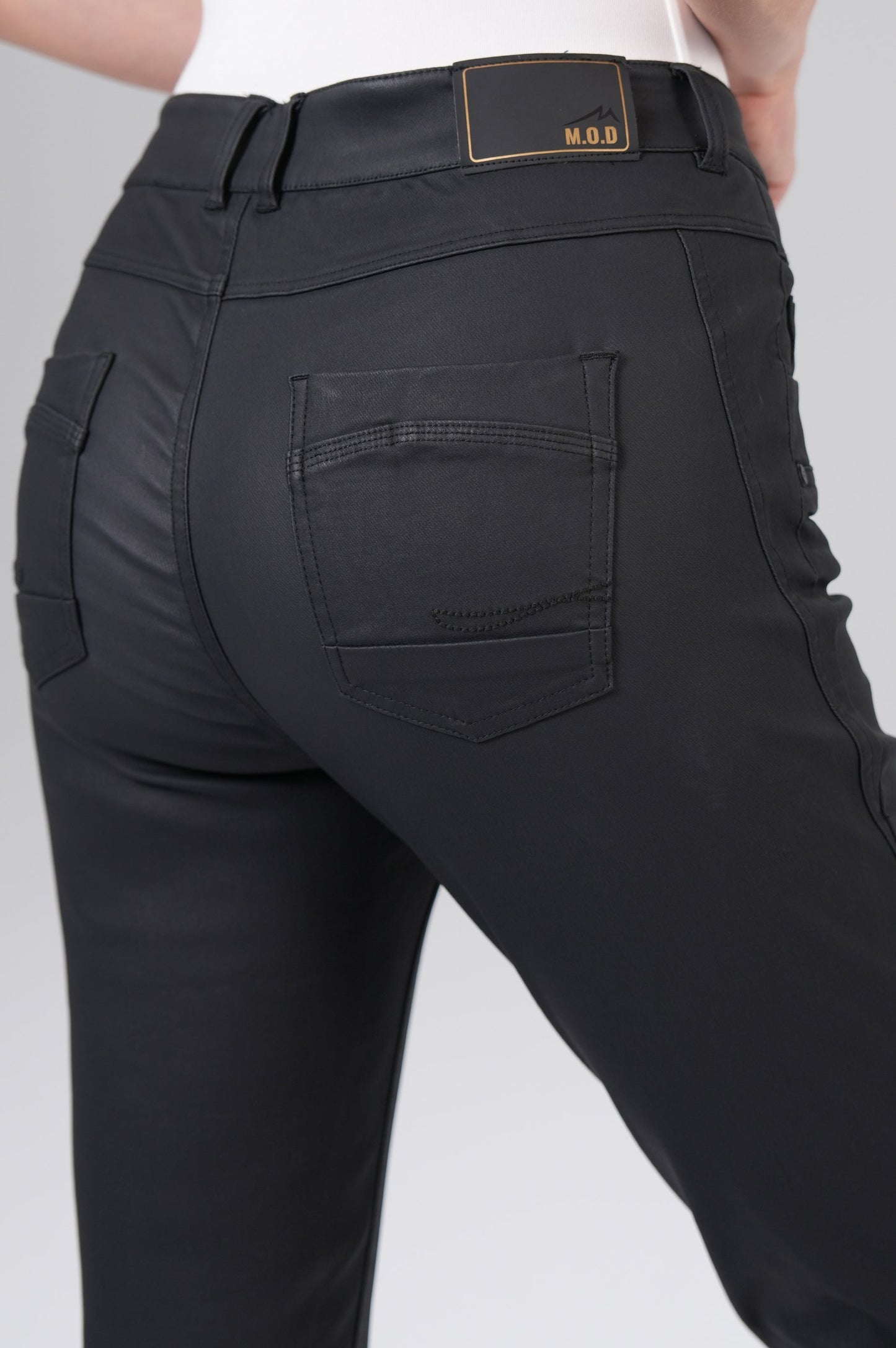 Suzy Skinny Fit | Black