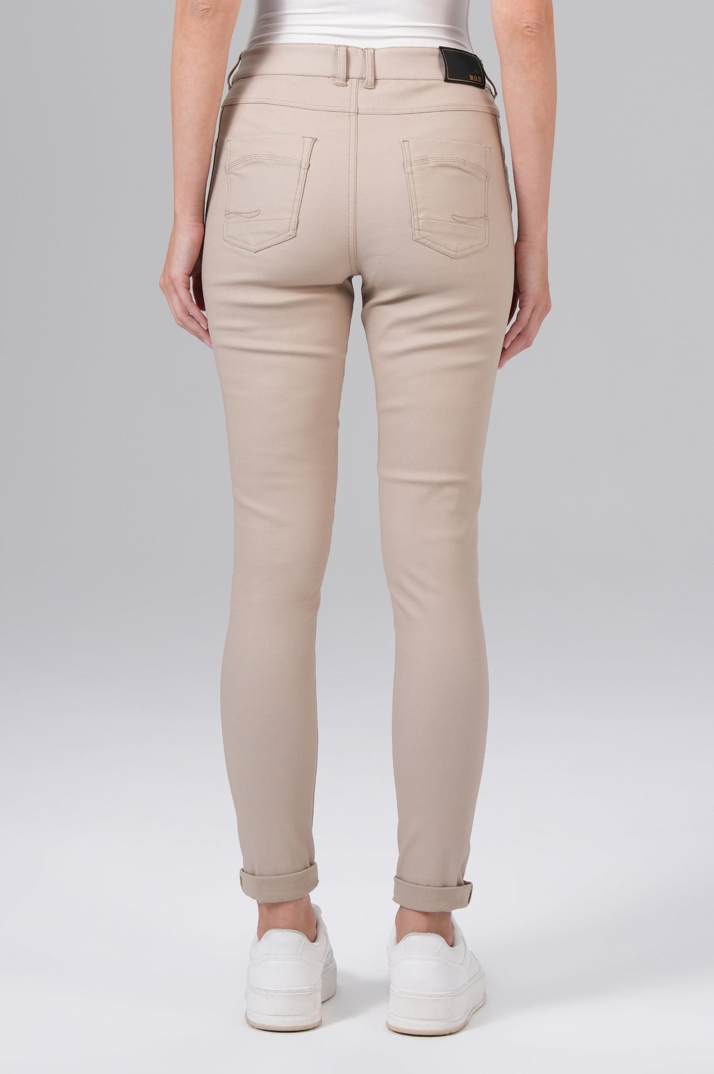 Suzy Skinny Fit | White Cap