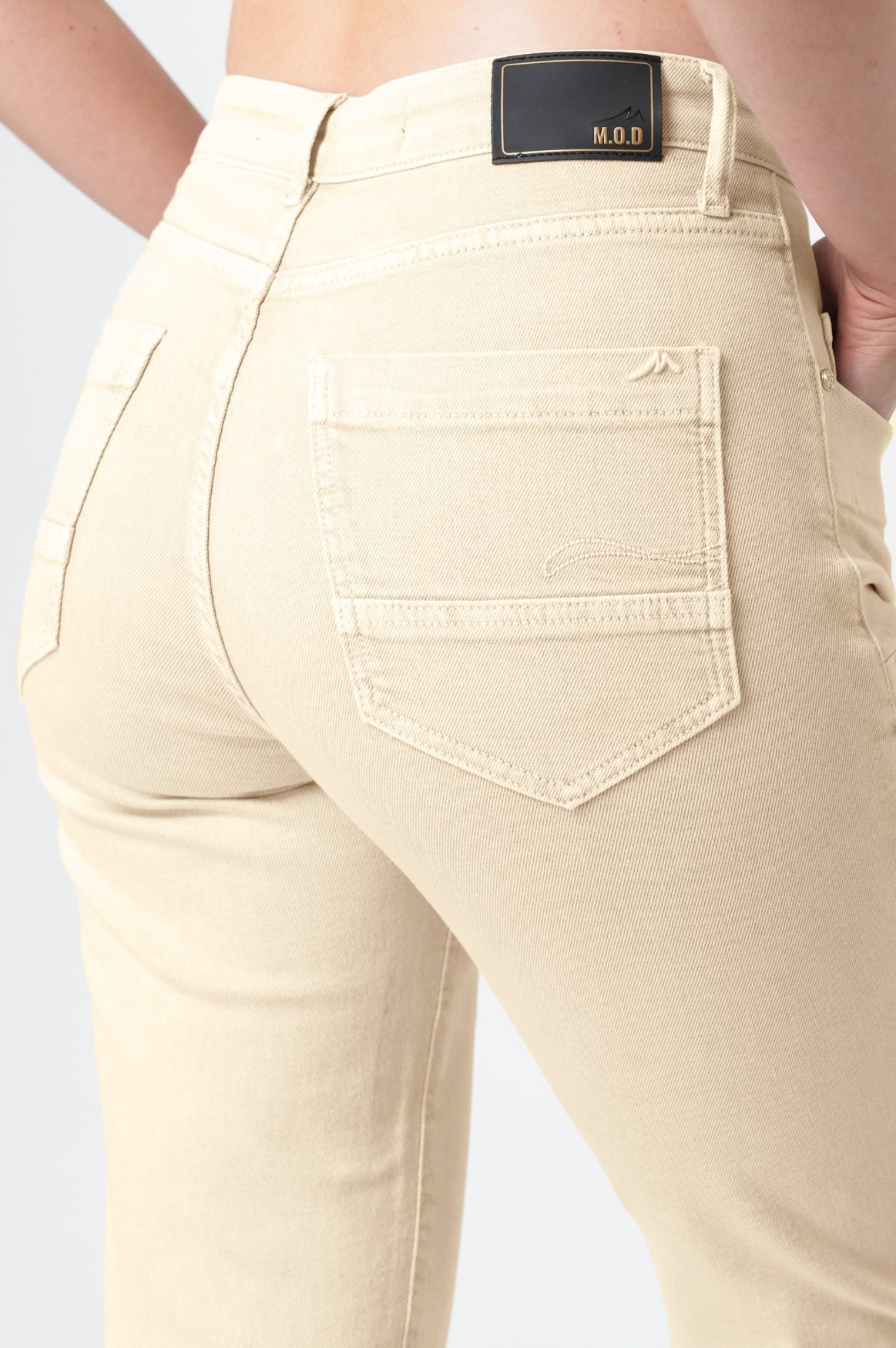 Ira Boyfriend | White Asparagus