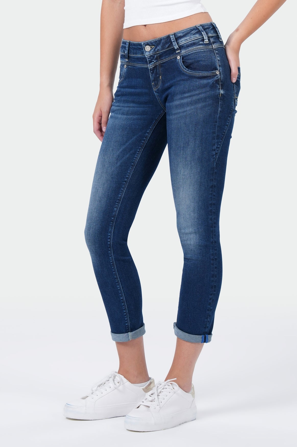 Rea Regular | Entitle Blue