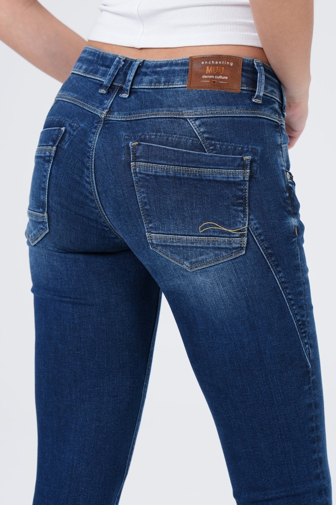 Rea Regular | Entitle Blue