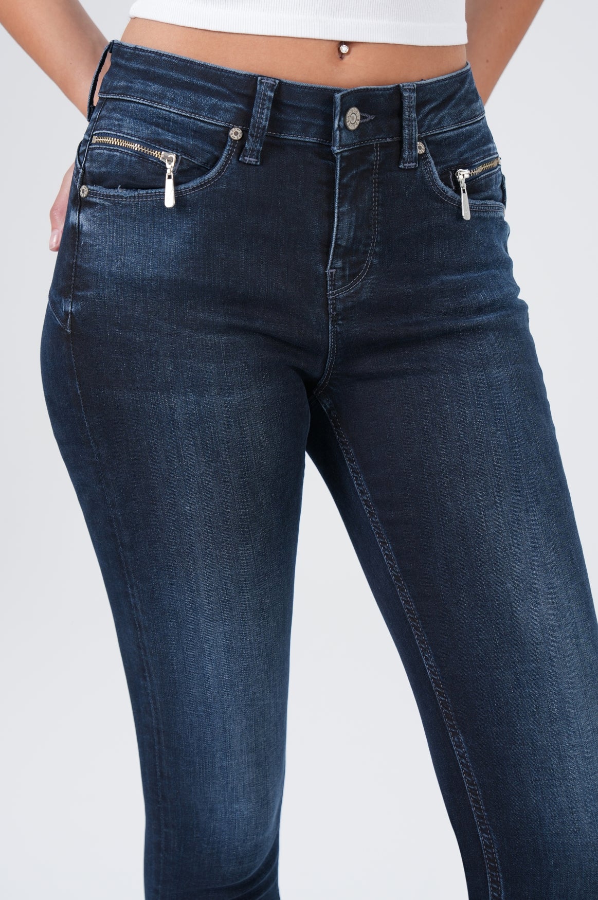 Sarah Skinny | Engine Blue