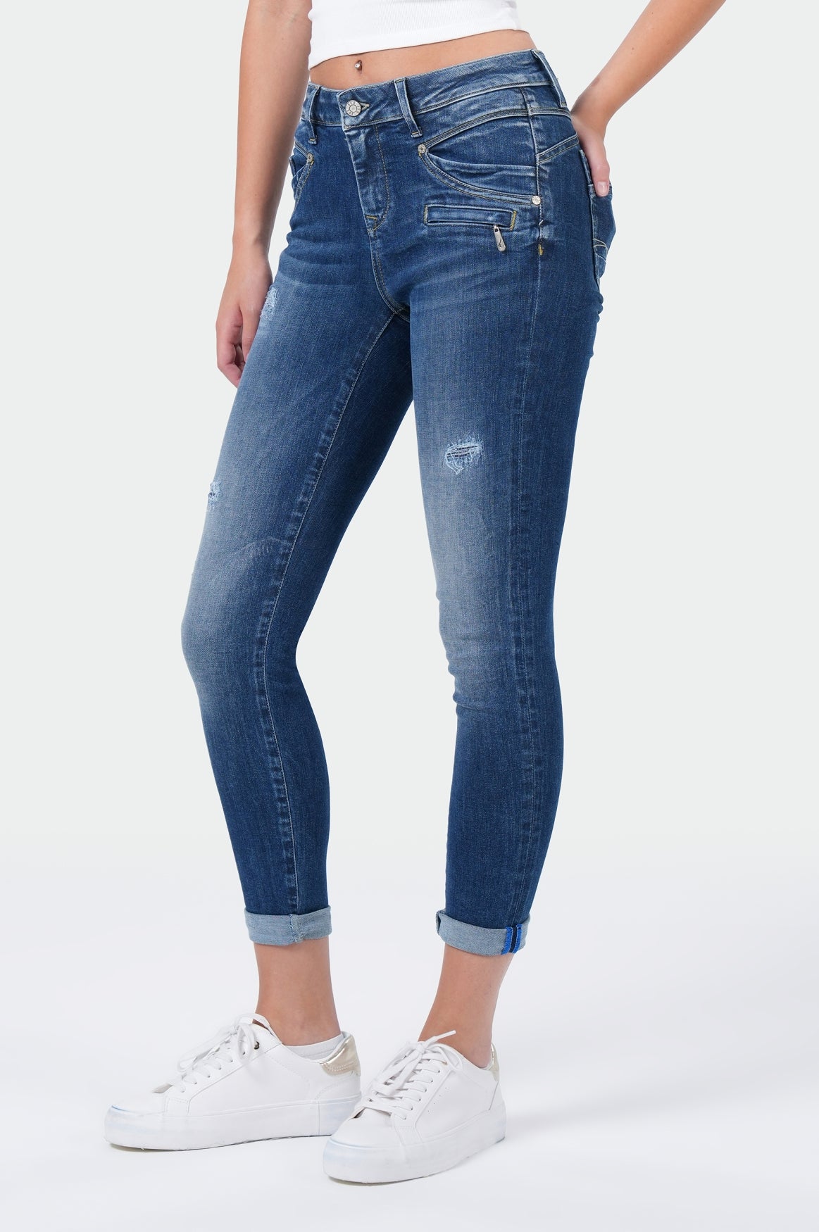Suzy Skinny | Expel Blue