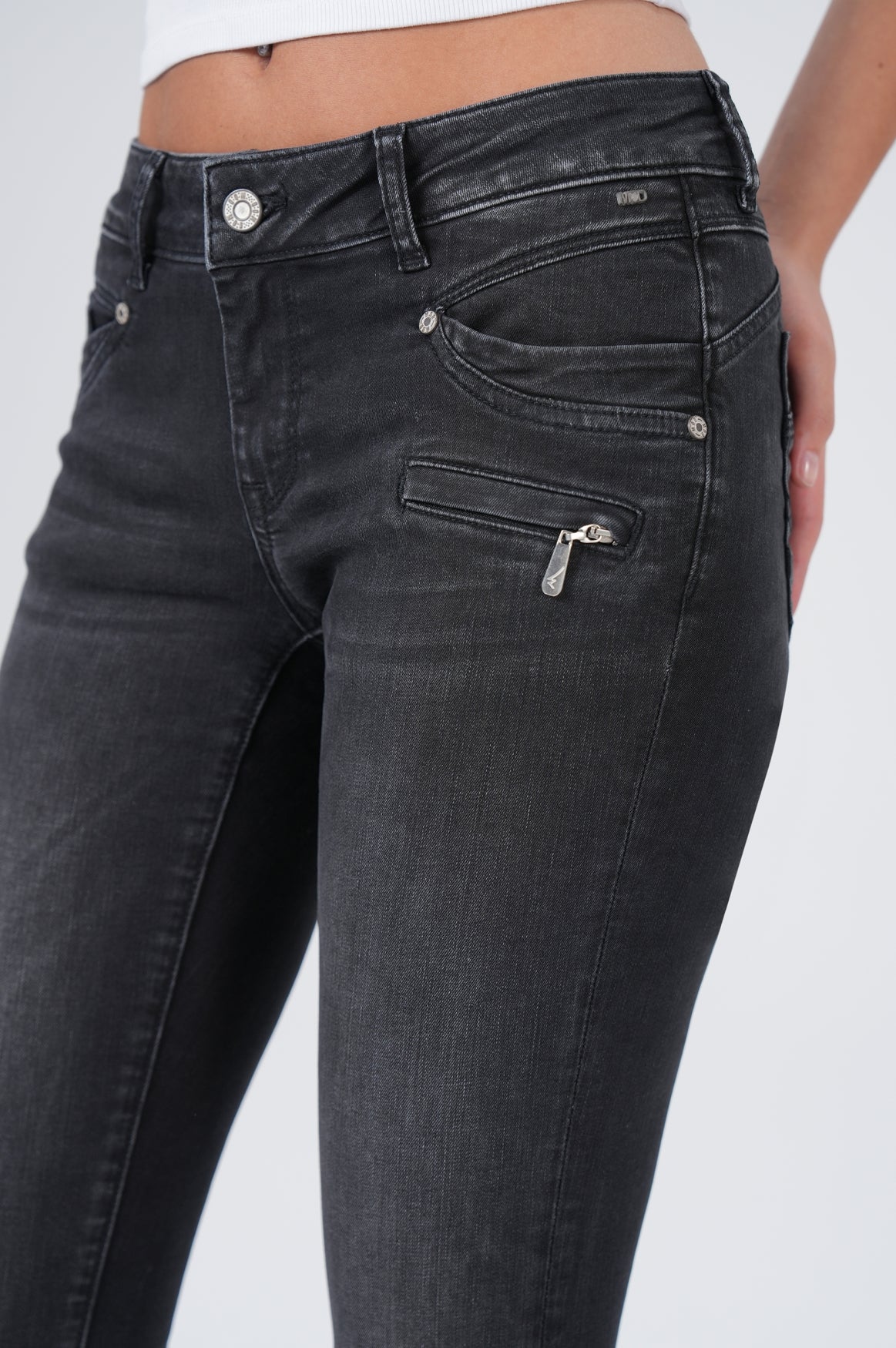 Suzy Skinny | Extra Black