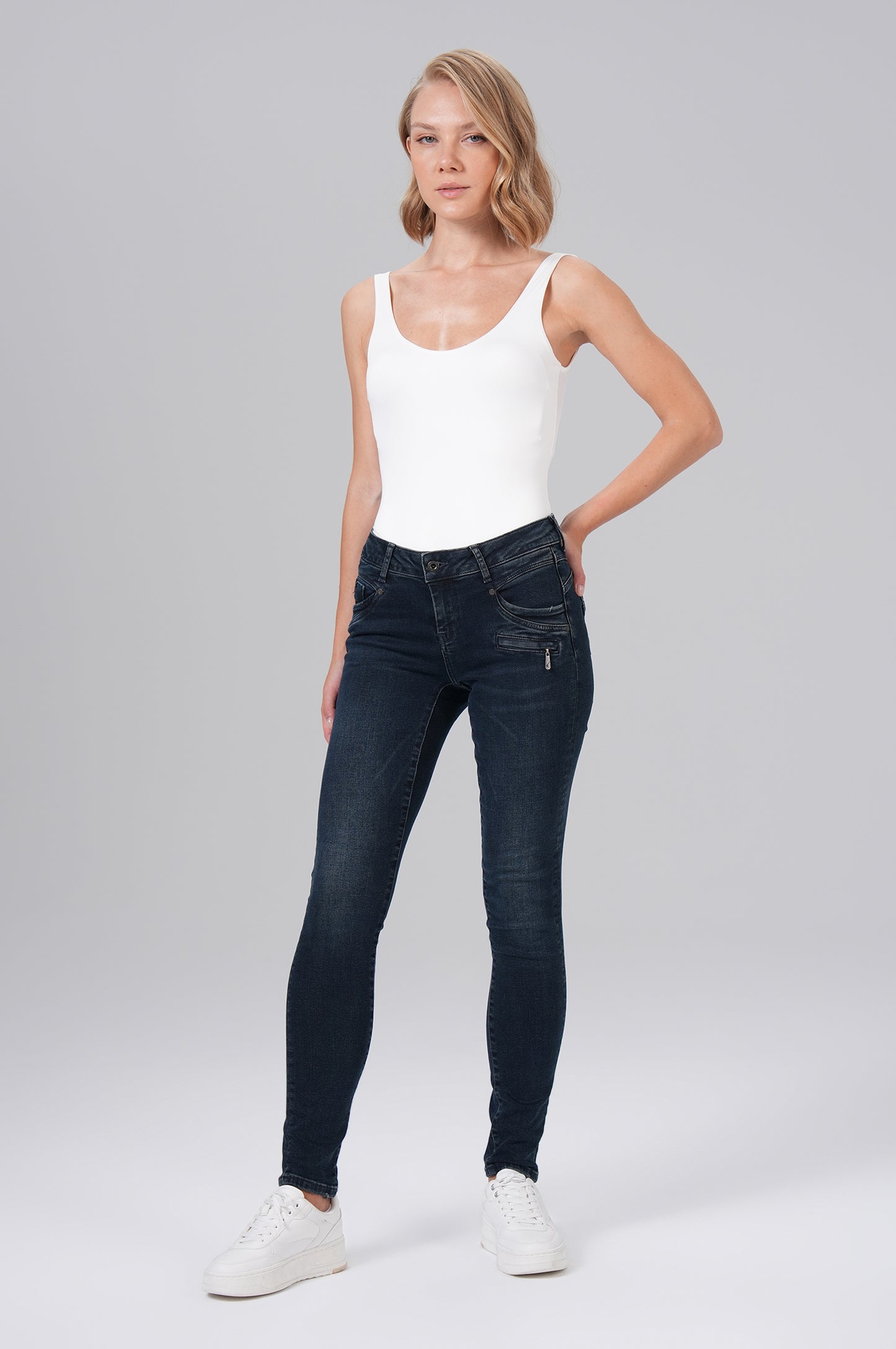 Suzy Skinny Fit - Slip Blue Black