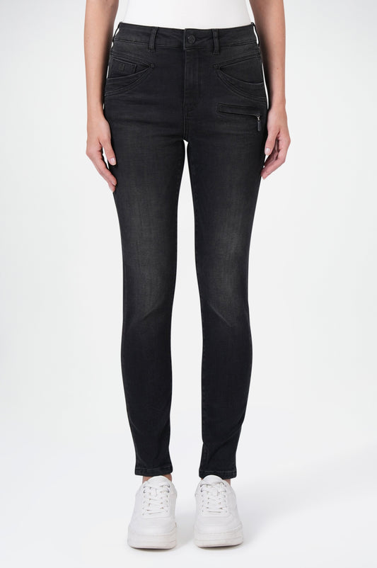 Suzy Skinny Fit | Candy Black