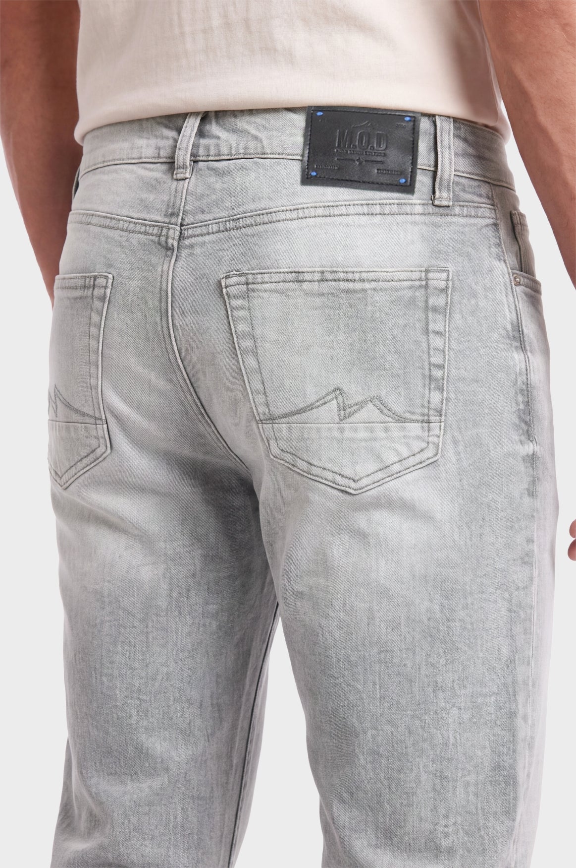 Aron Straight | Gaba Grey