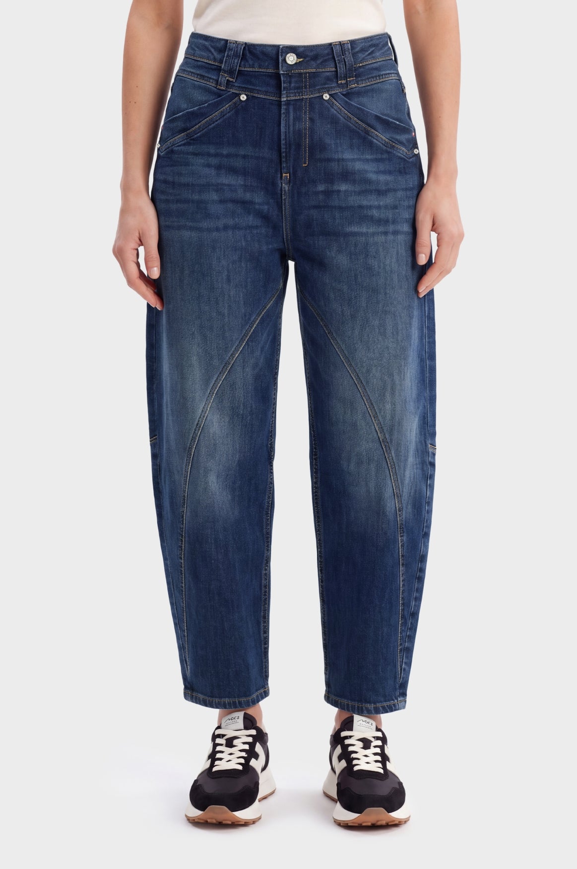 Camilla Barrel | Gallery Blue