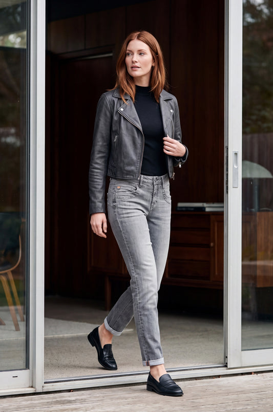 Romy Regular | Guest Grey