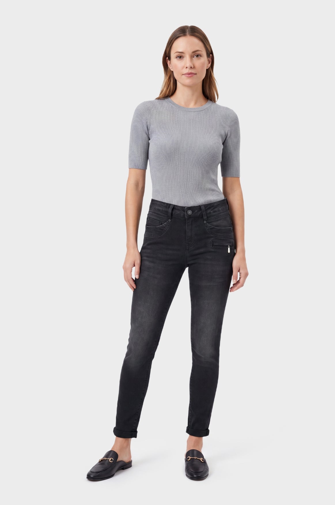 Suzy Skinny | Gather Black