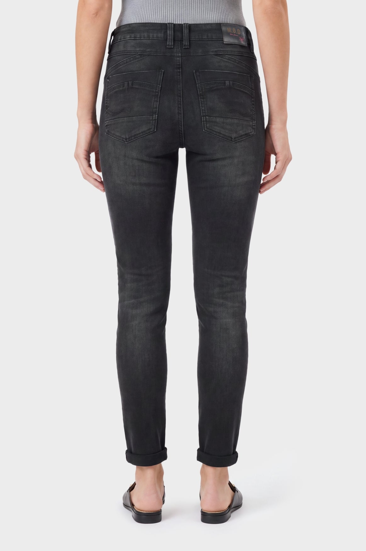 Suzy Skinny | Gather Black