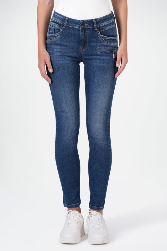 Suzy Skinny Fit | Mid Blue