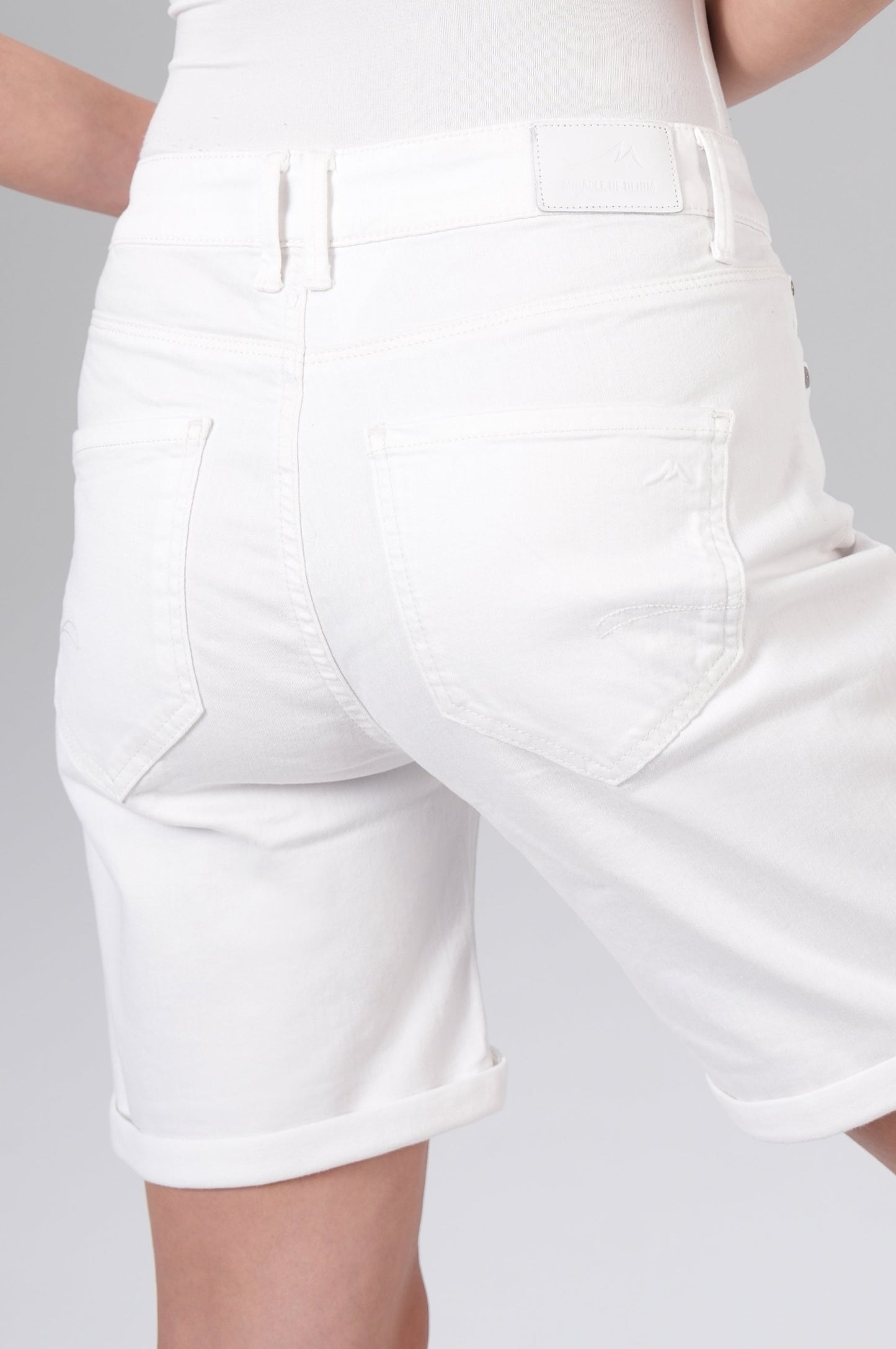 Lucky Shorts | Offwhite