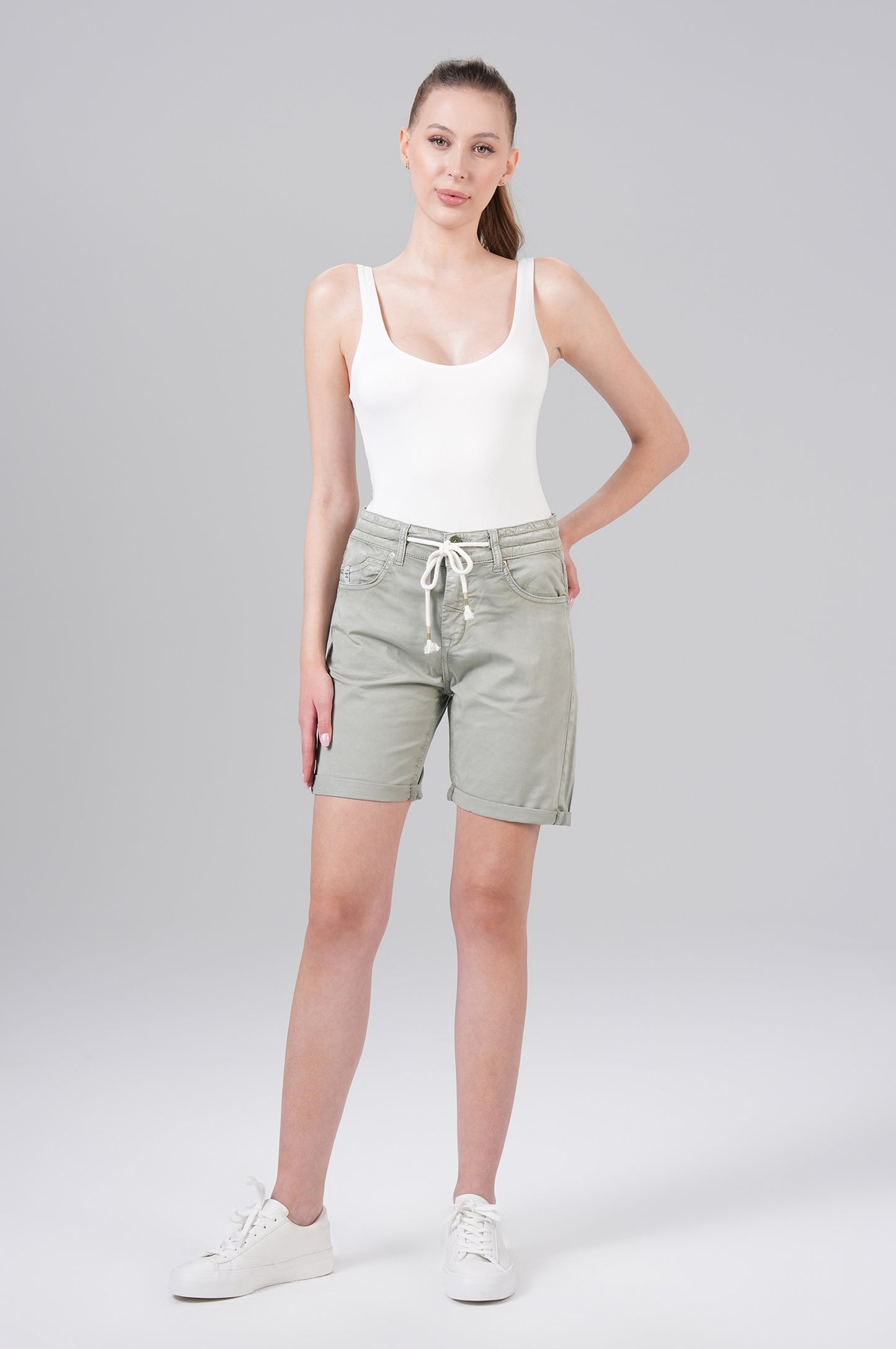 Dora Shorts - Olive