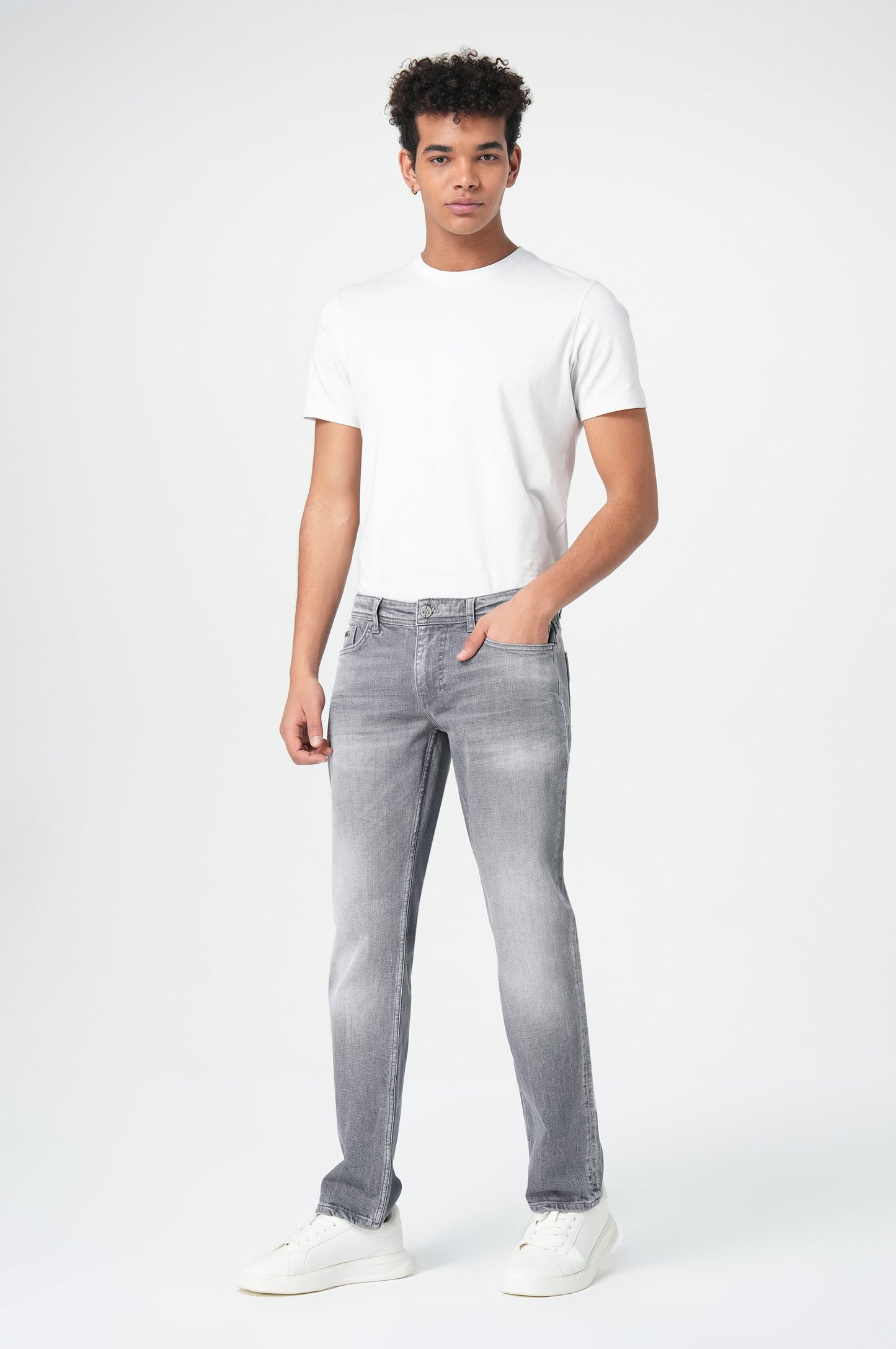 Thomas Comfort | Different Grey