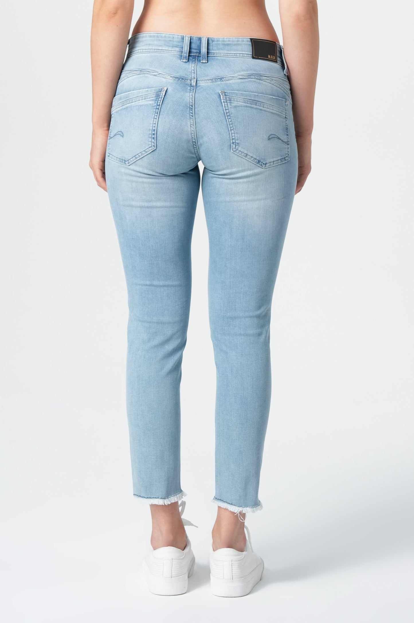 Mary Slim Fit | Dove Blue