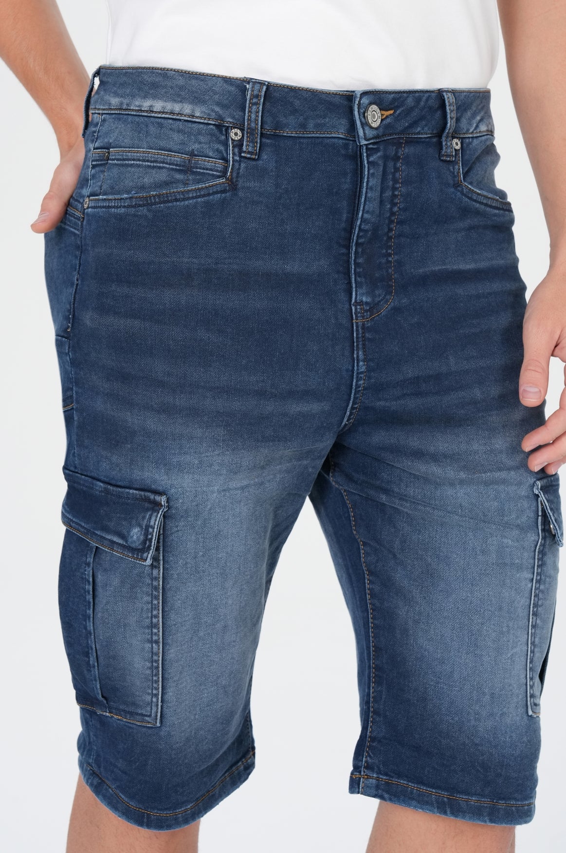 Edward Cargo Shorts | Fast Blue