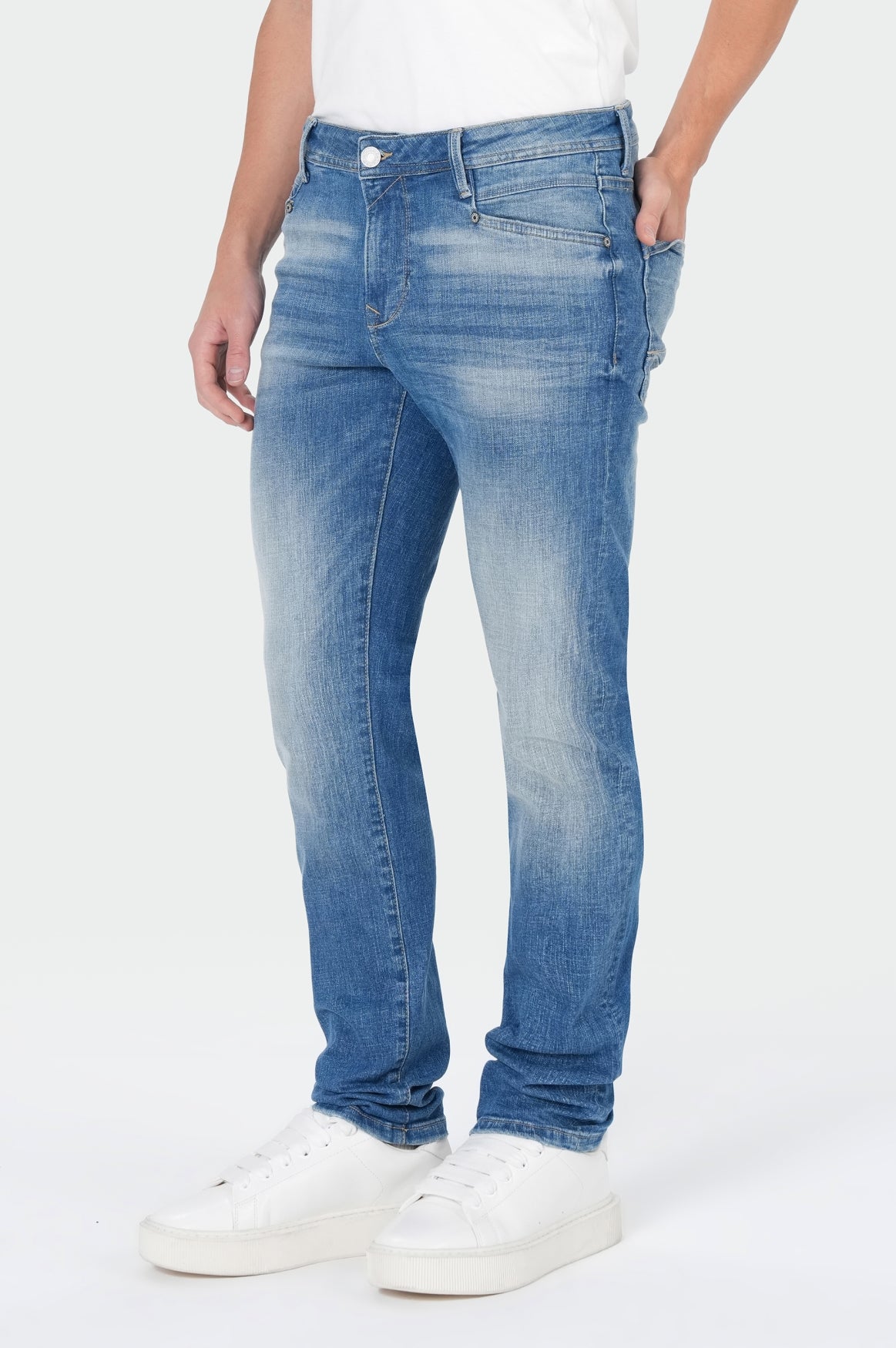 Michael Slim | Falcon Blue