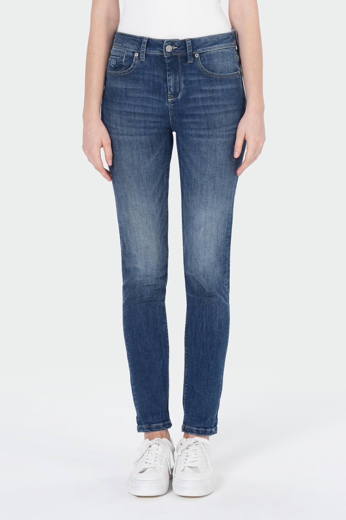 Monika Slim | Fame Blue